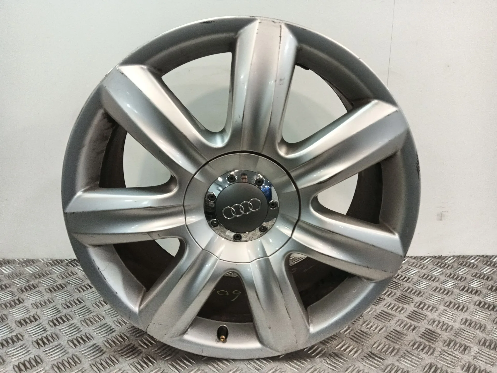 Llanta para Audi Q7 (4Lb)