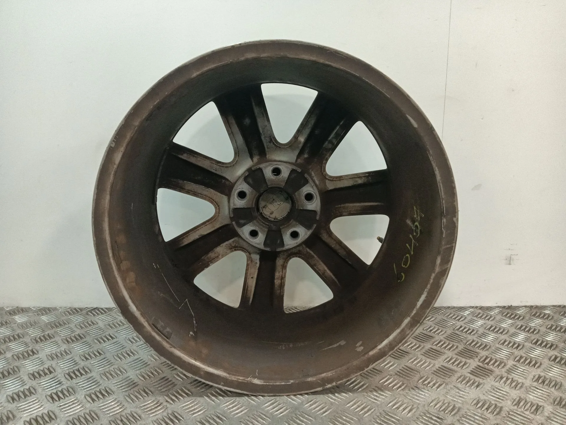 Llanta para Audi Q7 (4Lb)