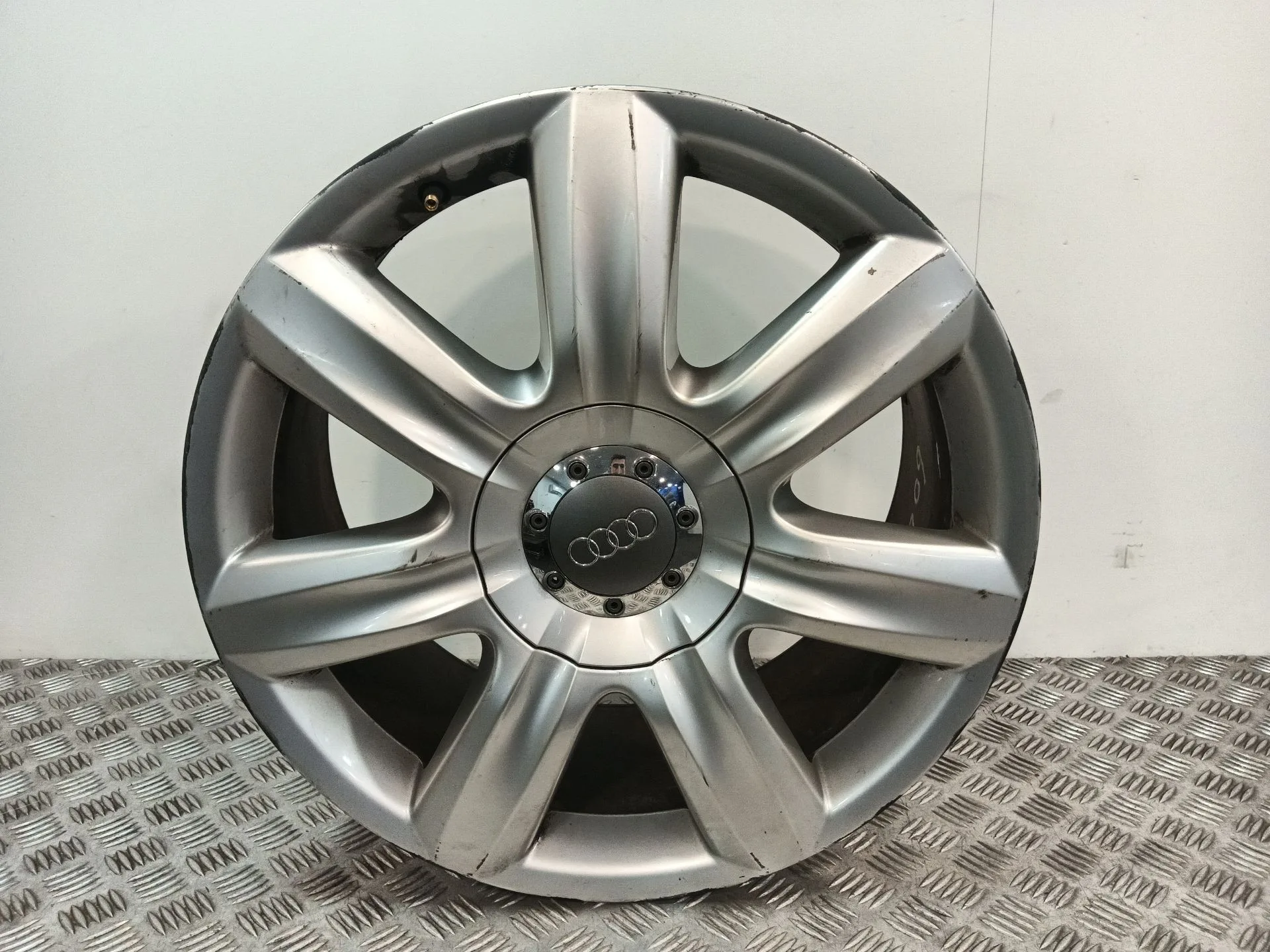 Llanta para Audi Q7 (4Lb)