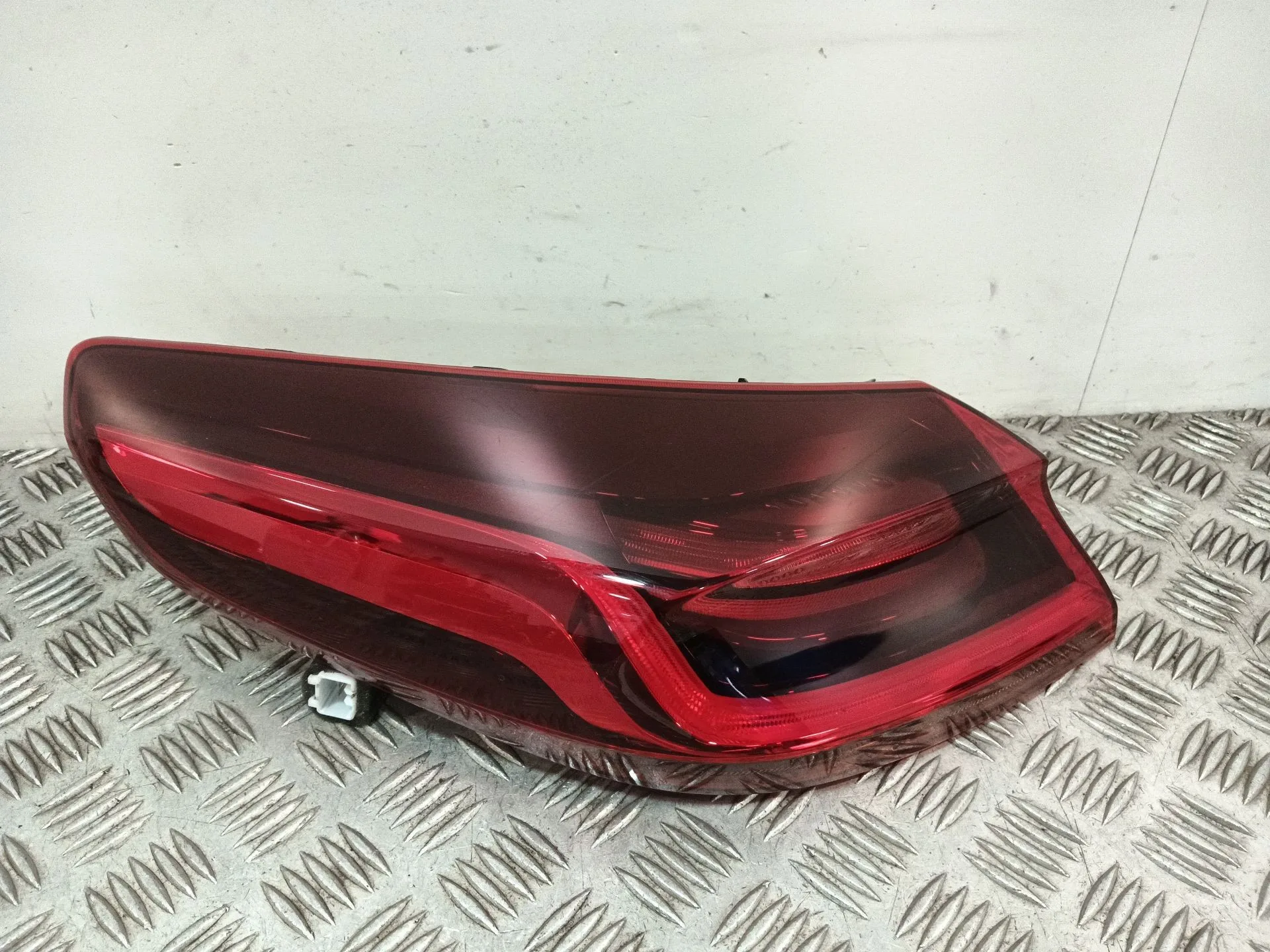 Piloto Trasero Izquierdo para Kia Xceed (Cd)