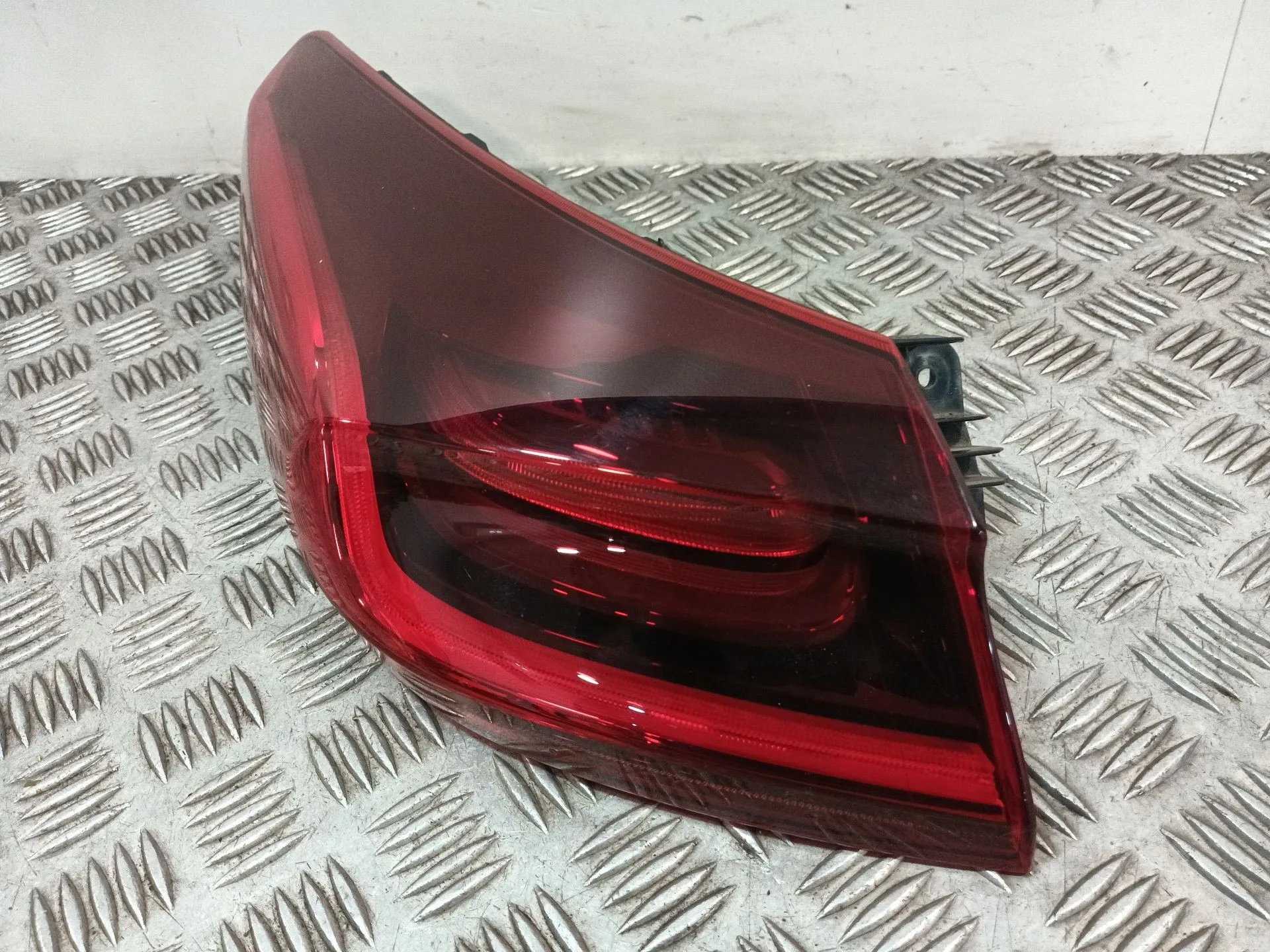 Piloto Trasero Izquierdo para Kia Xceed (Cd)