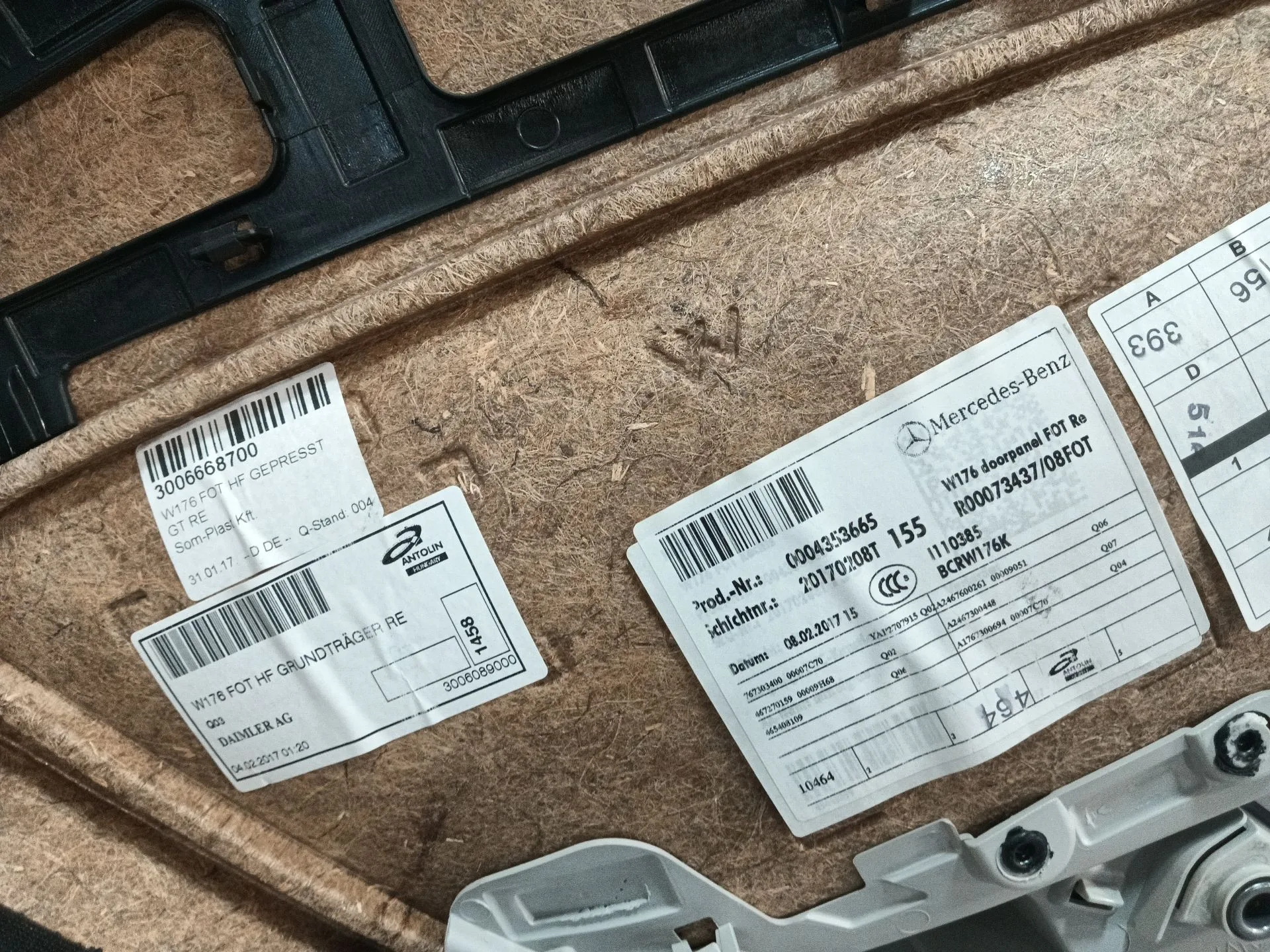 Guarnecido Puerta Trasera Derecha para Mercedes-Benz Clase A (W176)