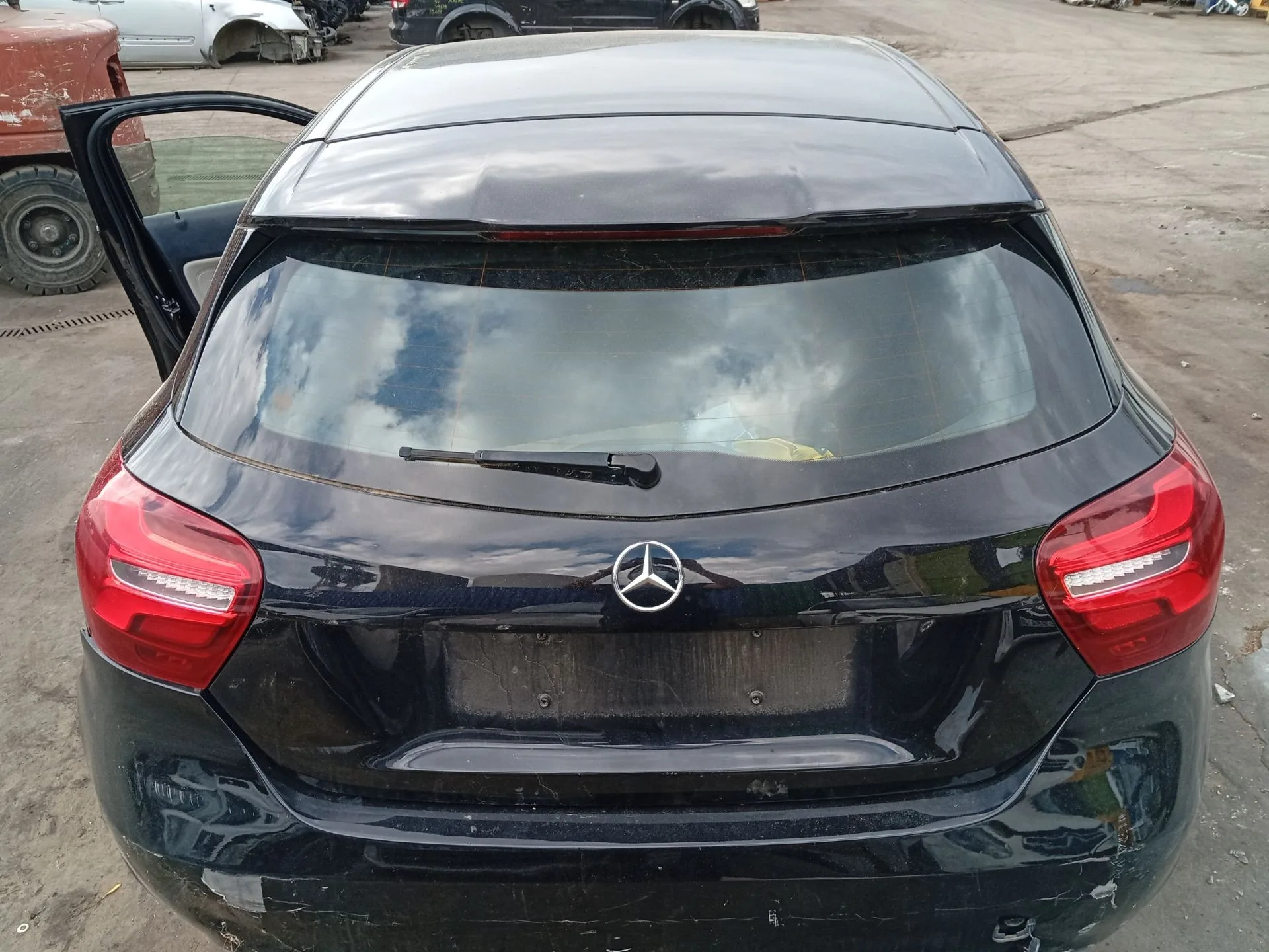 Porton Trasero para Mercedes-Benz Clase A (W176)