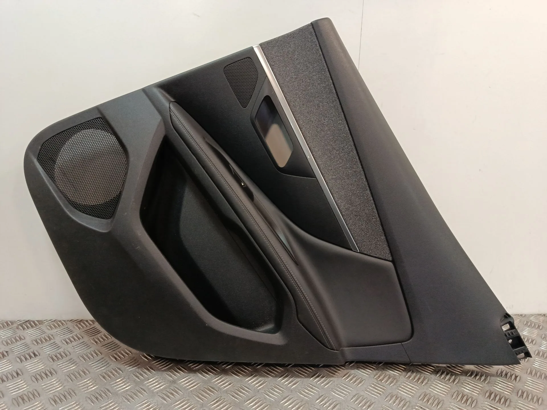 Guarnecido Puerta Trasera Derecha para Peugeot 3008 Ii Suv (Mc_, Mr_, Mj_, M4_)