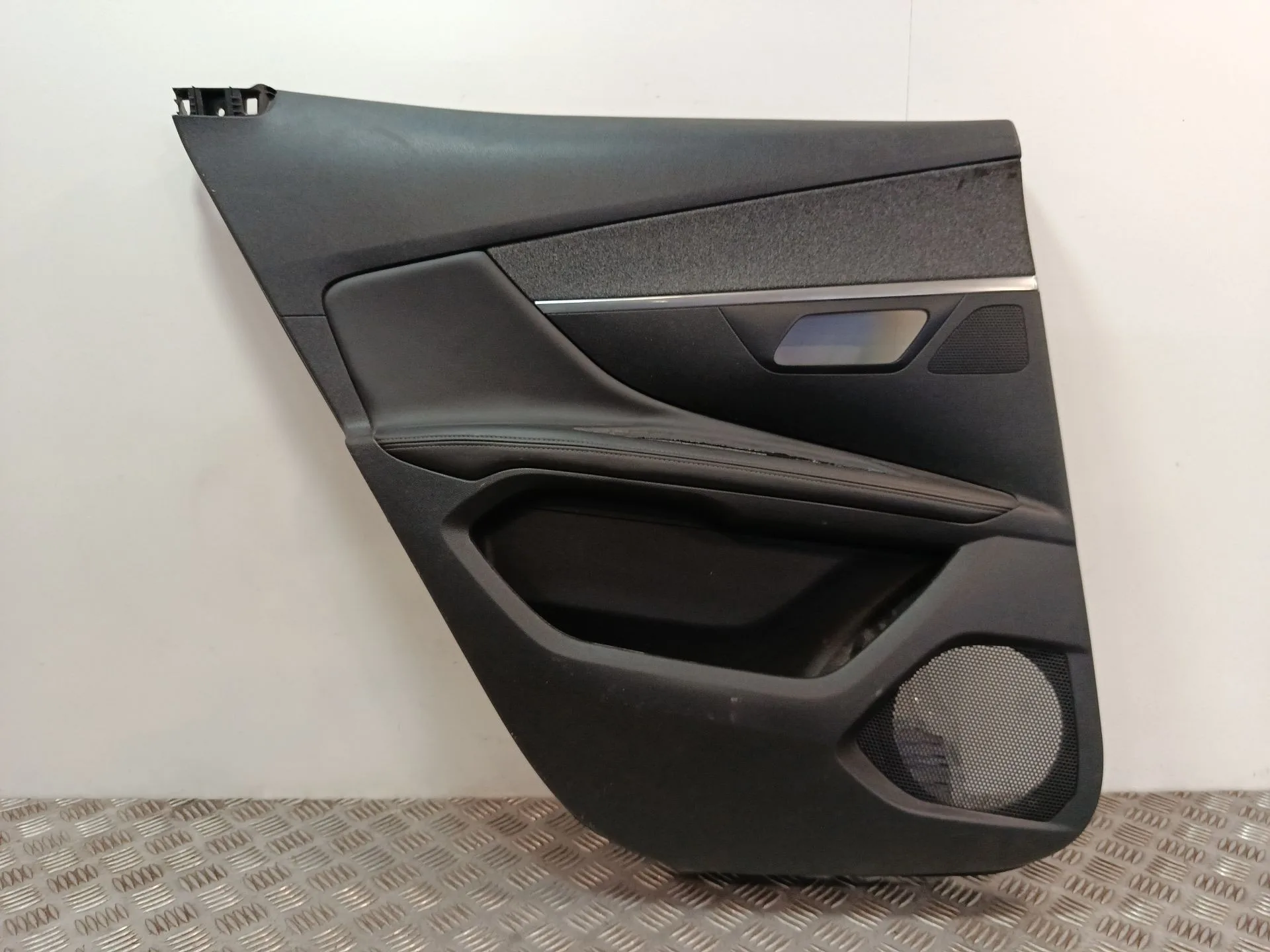 Guarnecido Puerta Trasera Izquierda para Peugeot 3008 Ii Suv (Mc_, Mr_, Mj_, M4_)