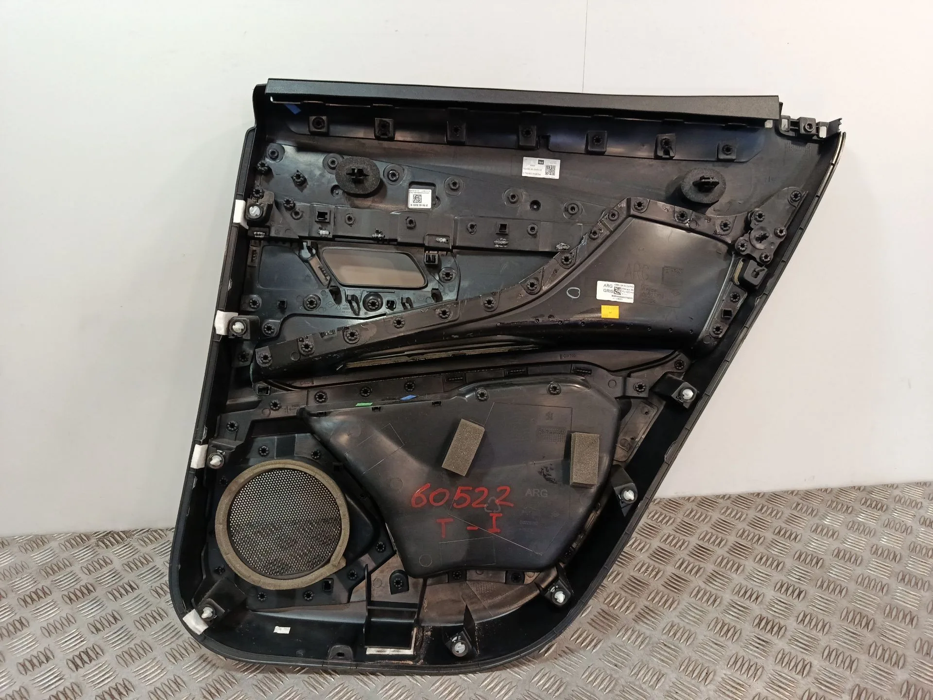 Guarnecido Puerta Trasera Izquierda para Peugeot 3008 Ii Suv (Mc_, Mr_, Mj_, M4_)