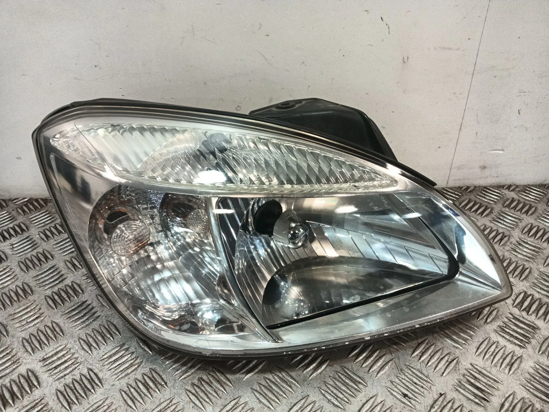 Faro Derecho para Kia Rio Ii (Jb)