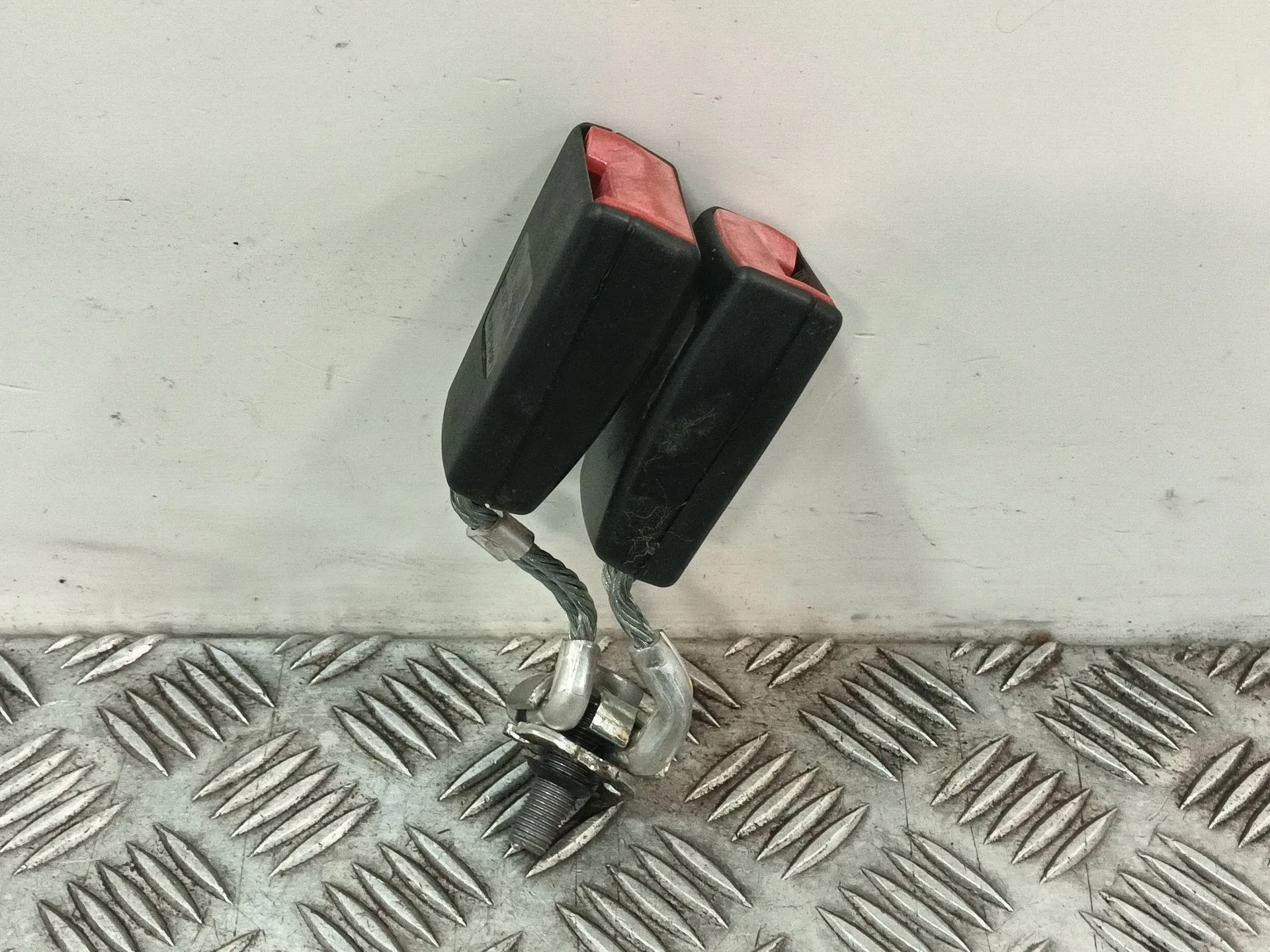 Enganche Cinturon Trasero Izquierdo para Seat Leon (1P1)