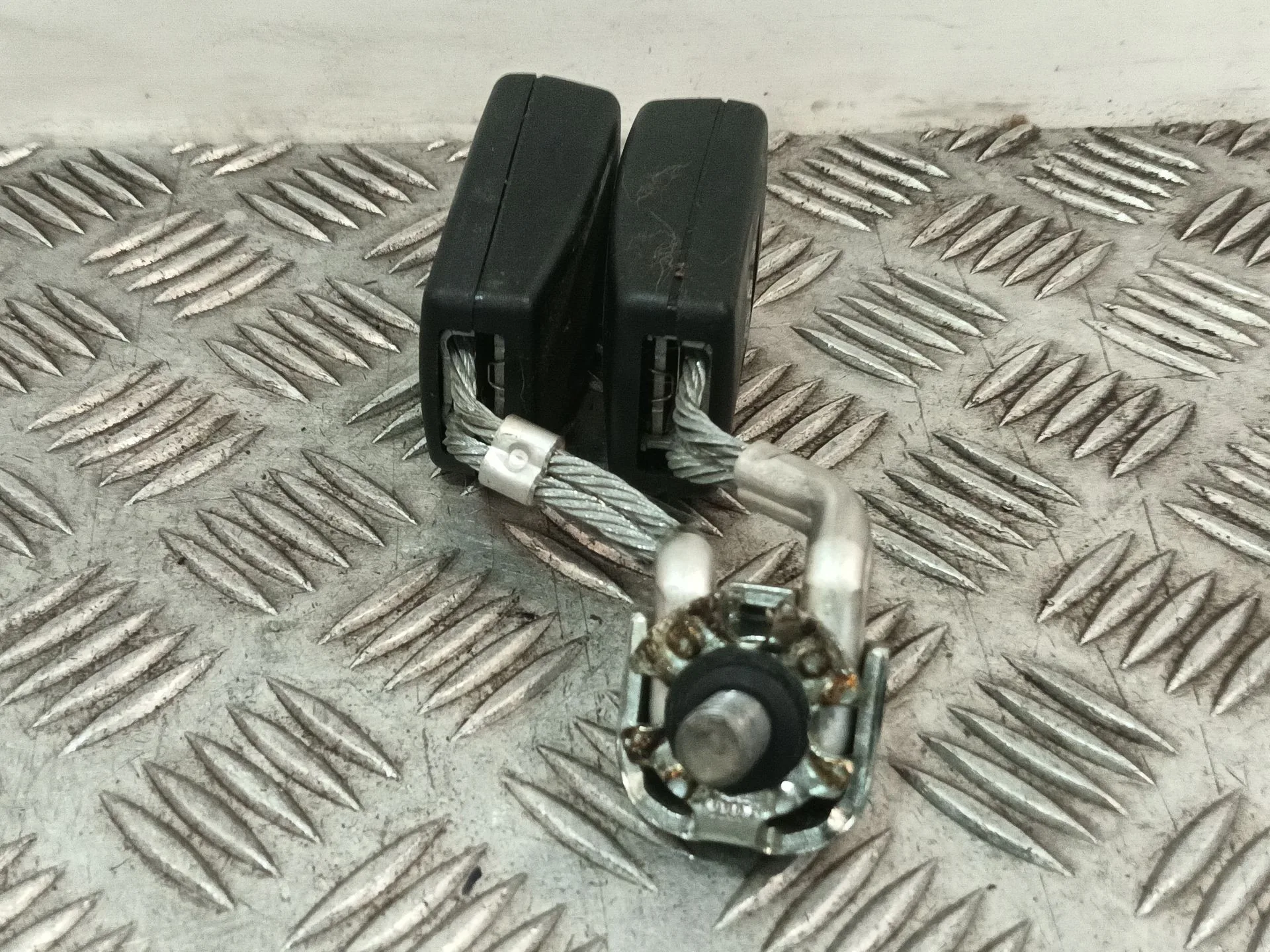 Enganche Cinturon Trasero Izquierdo para Seat Leon (1P1)