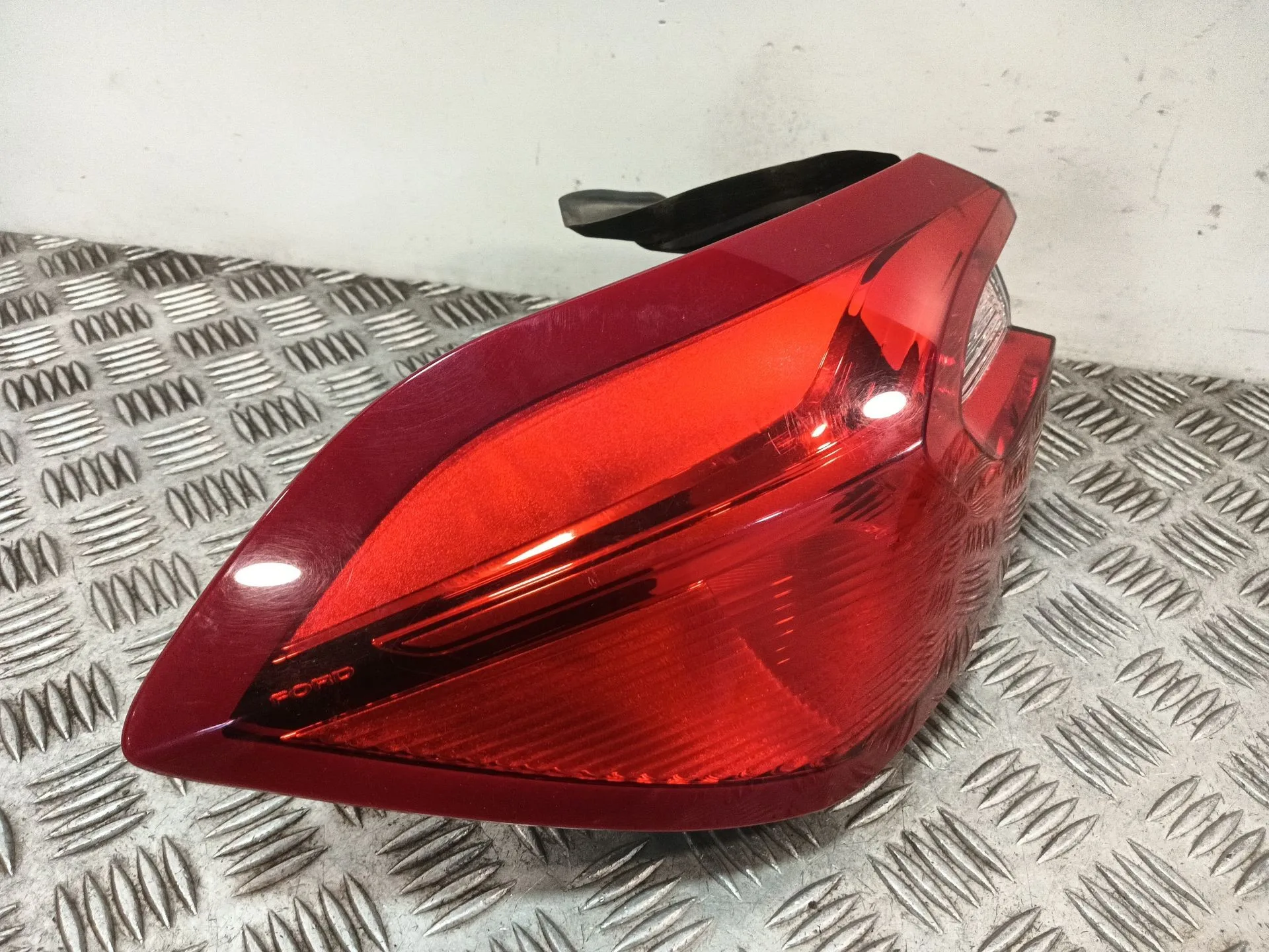 Piloto Trasero Izquierdo para Ford Fiesta Vii (Hj, Hf)