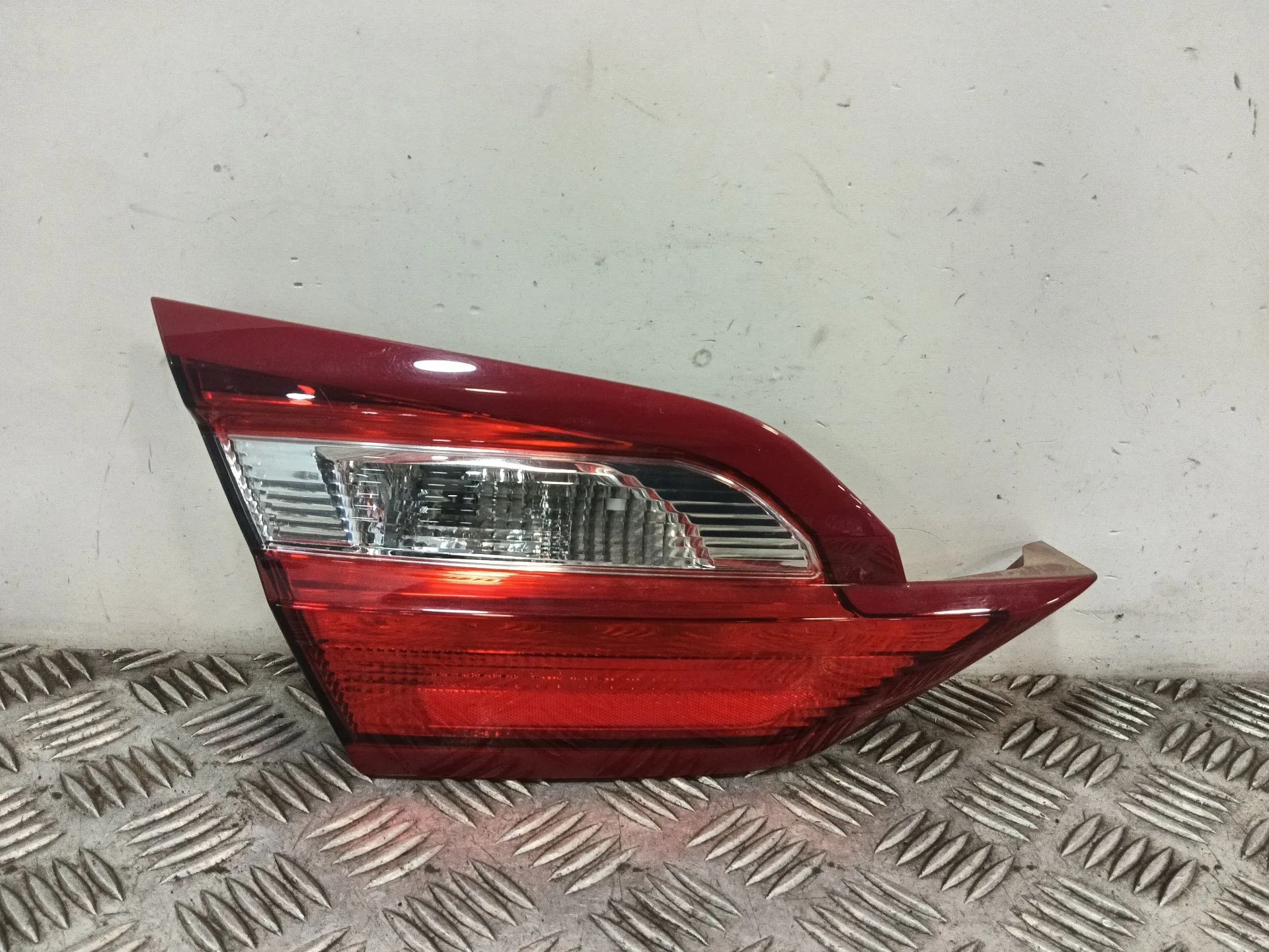 Piloto Trasero Izquierdo Interior para Ford Fiesta Vii (Hj, Hf)