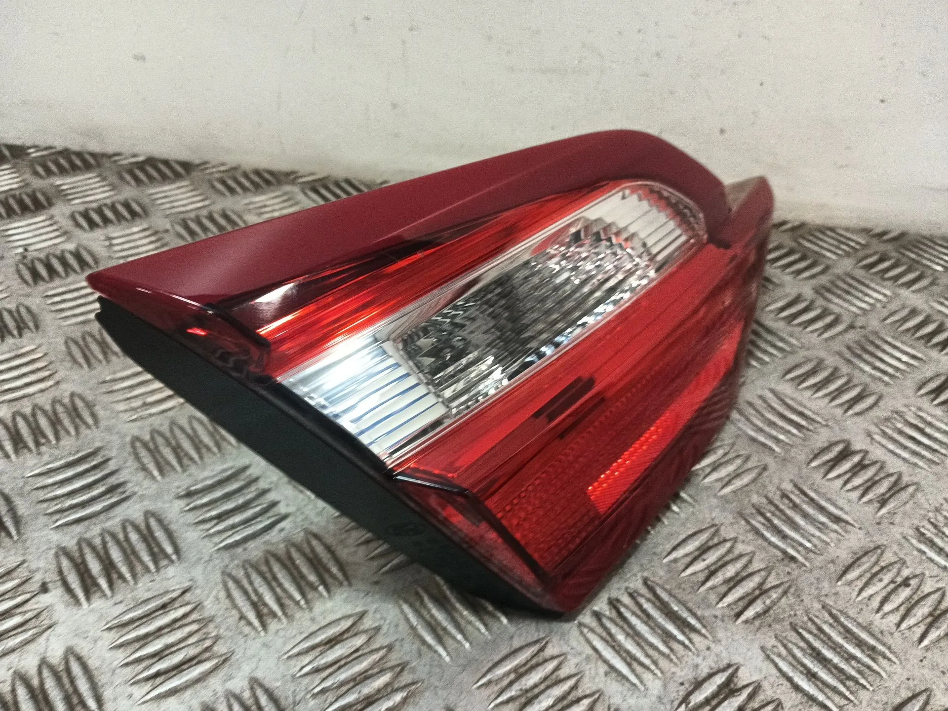 Piloto Trasero Izquierdo Interior para Ford Fiesta Vii (Hj, Hf)