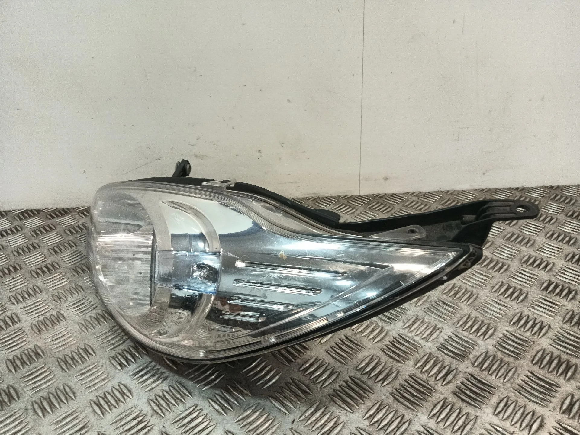 Faro Izquierdo para Ford Ka (Ru8)