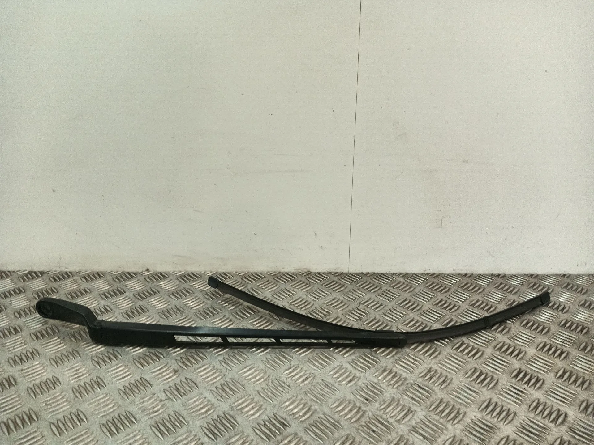 Brazo Limpia Delantero Izquierdo para Audi Q7 (4L)