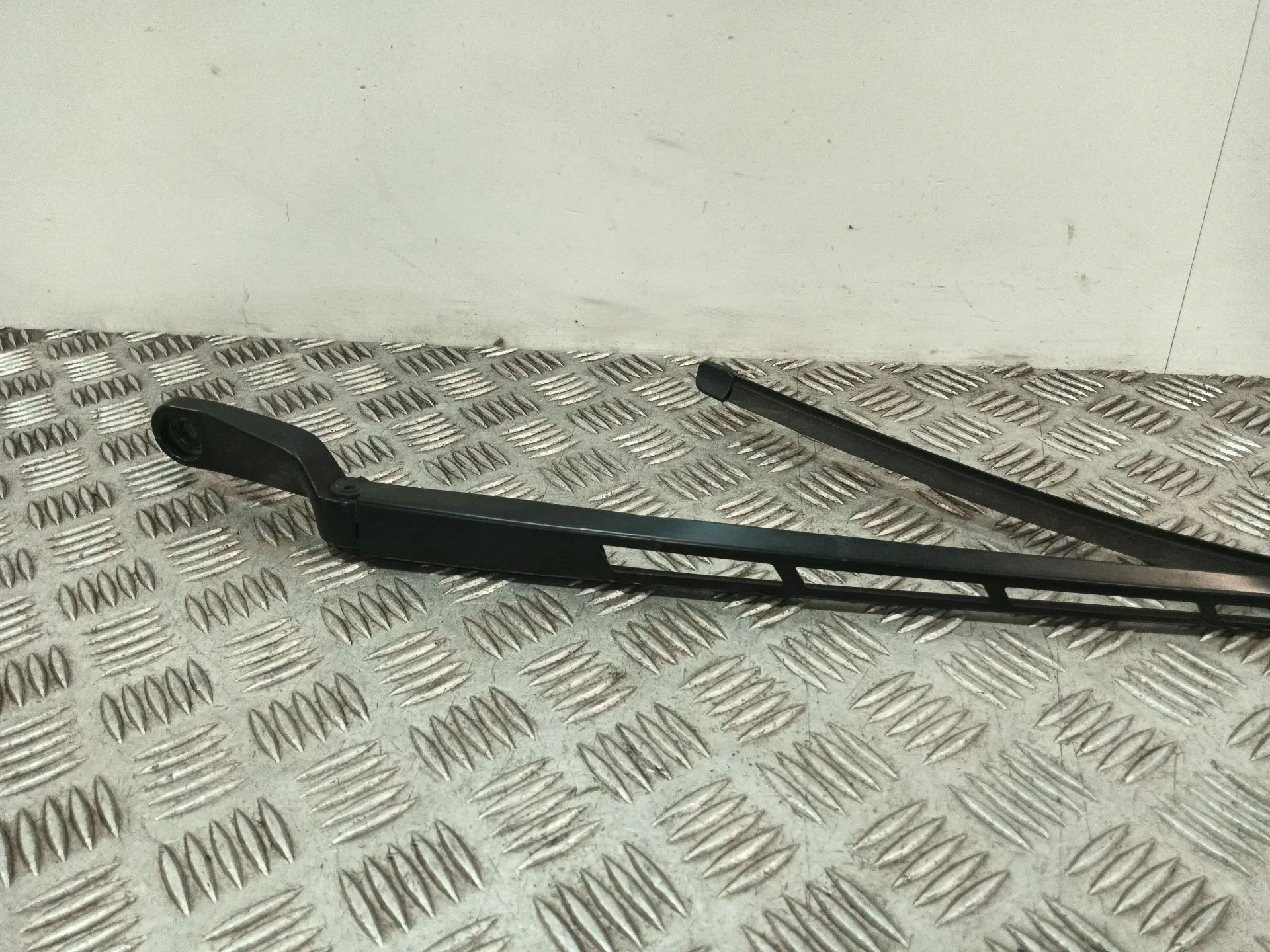 Brazo Limpia Delantero Izquierdo para Audi Q7 (4L)