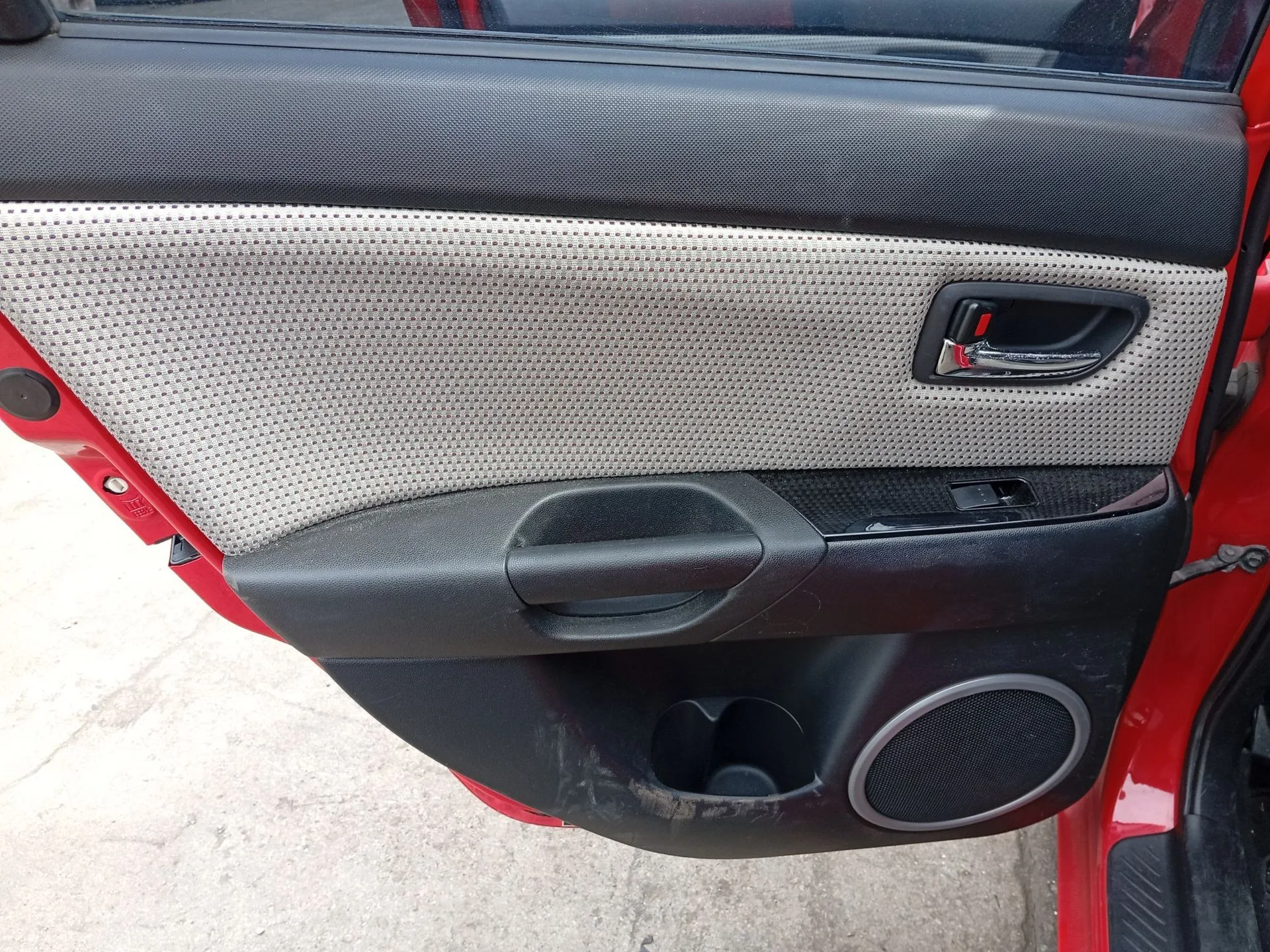 Guarnecido Puerta Trasera Izquierda para Mazda 3 (Bk)