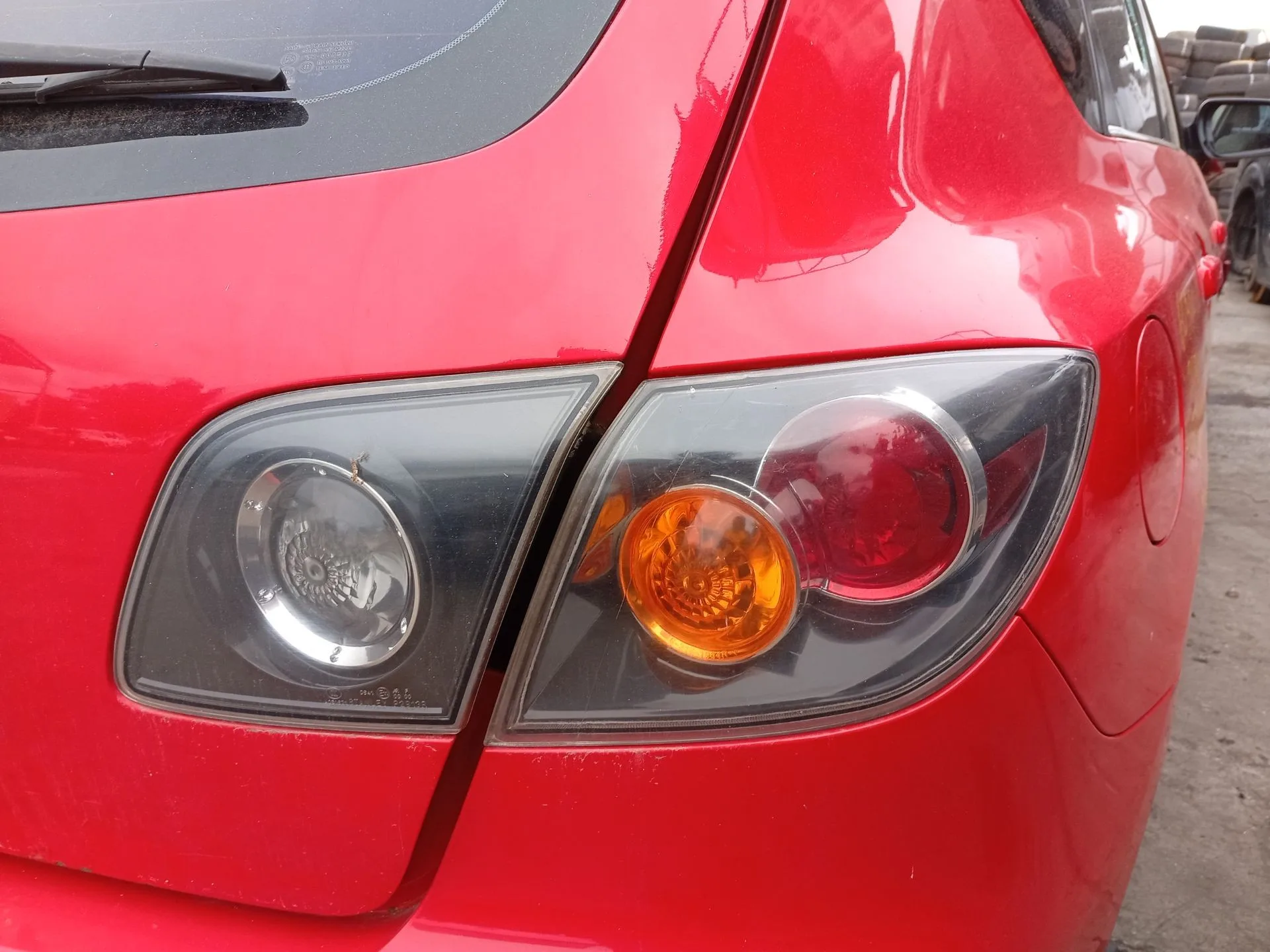 Piloto Trasero Derecho para Mazda 3 (Bk)