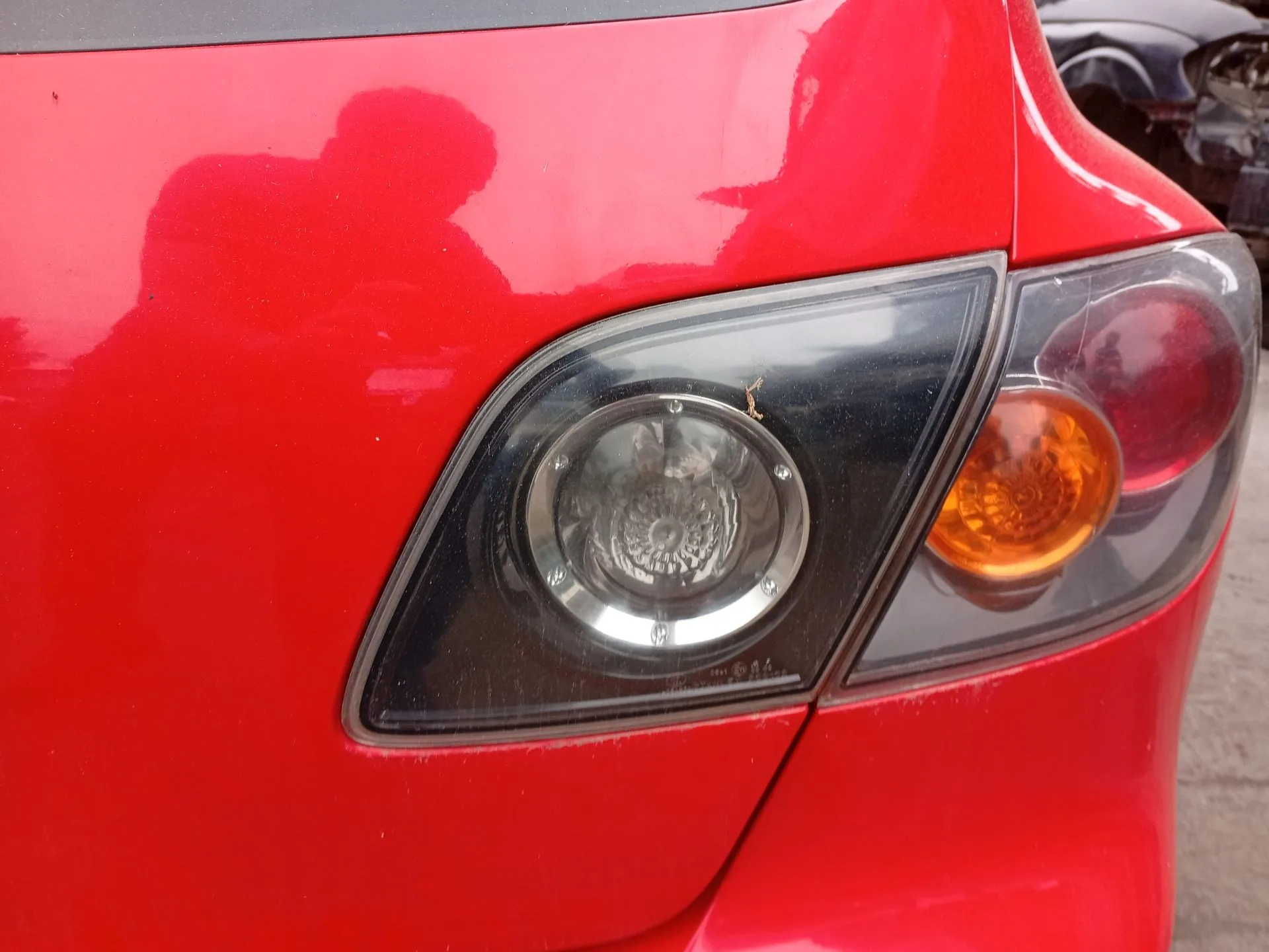 Piloto Trasero Derecho Interior para Mazda 3 (Bk)