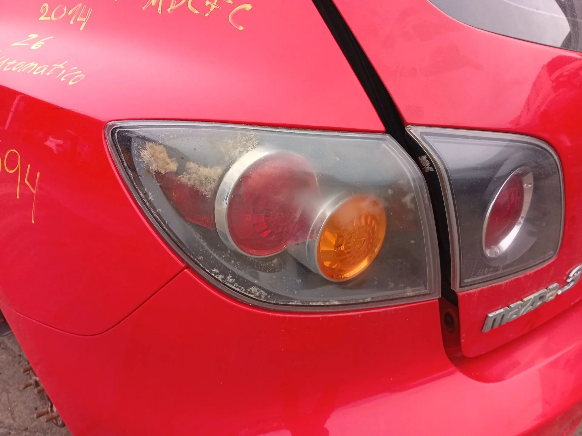 Piloto Trasero Izquierdo para Mazda 3 (Bk)