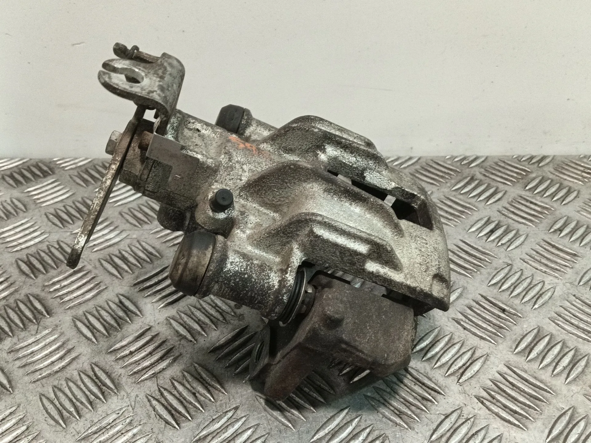 Pinza Freno Trasera Derecha para Nissan Nt400 Cabstar (F24M)