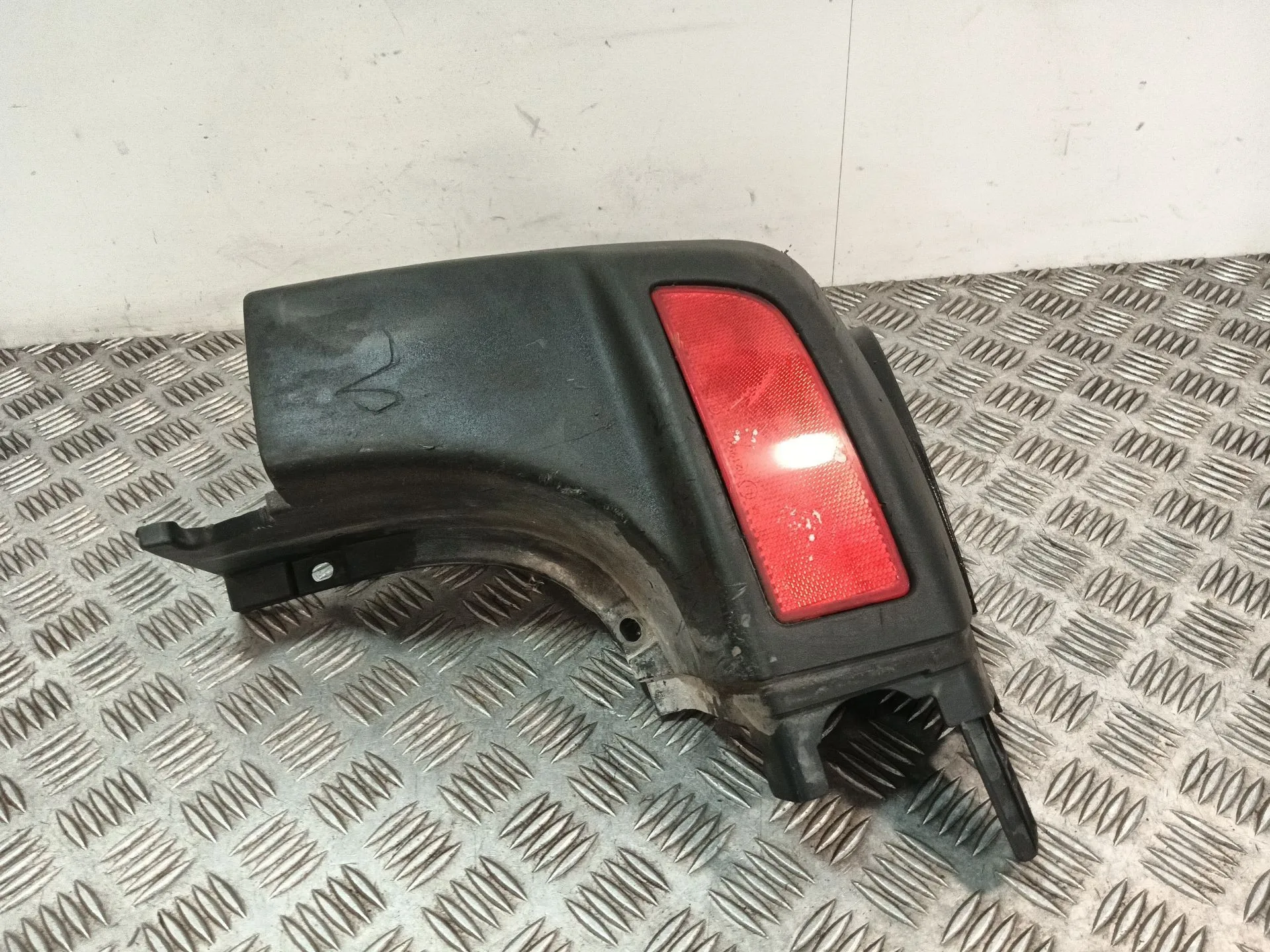 Puntera Paragolpes Trasera Derecha para Volkswagen Crafter 30-50 Furgoneta (2E_)