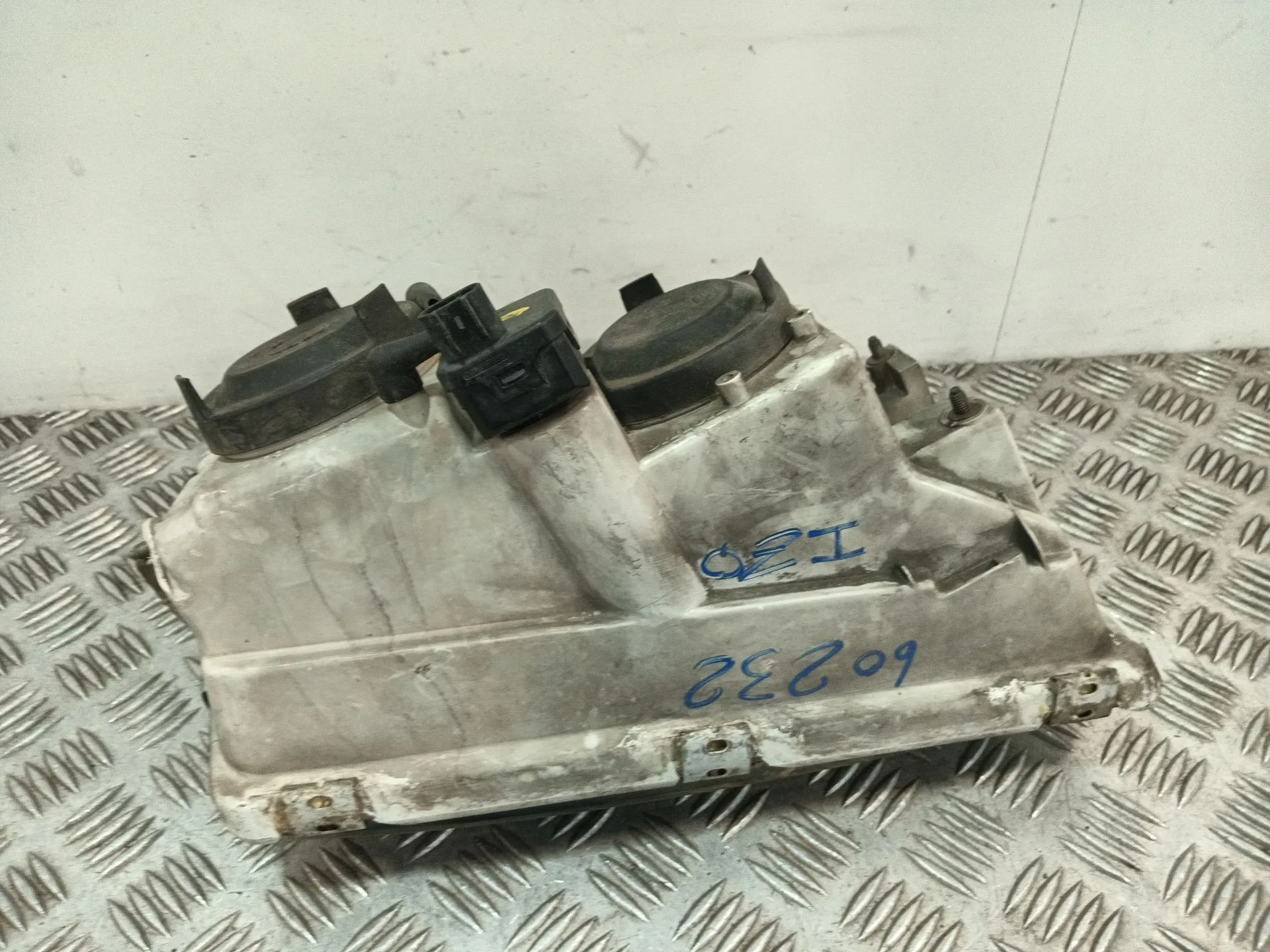 Faro Izquierdo para Volvo V40 Station Wagon (645)