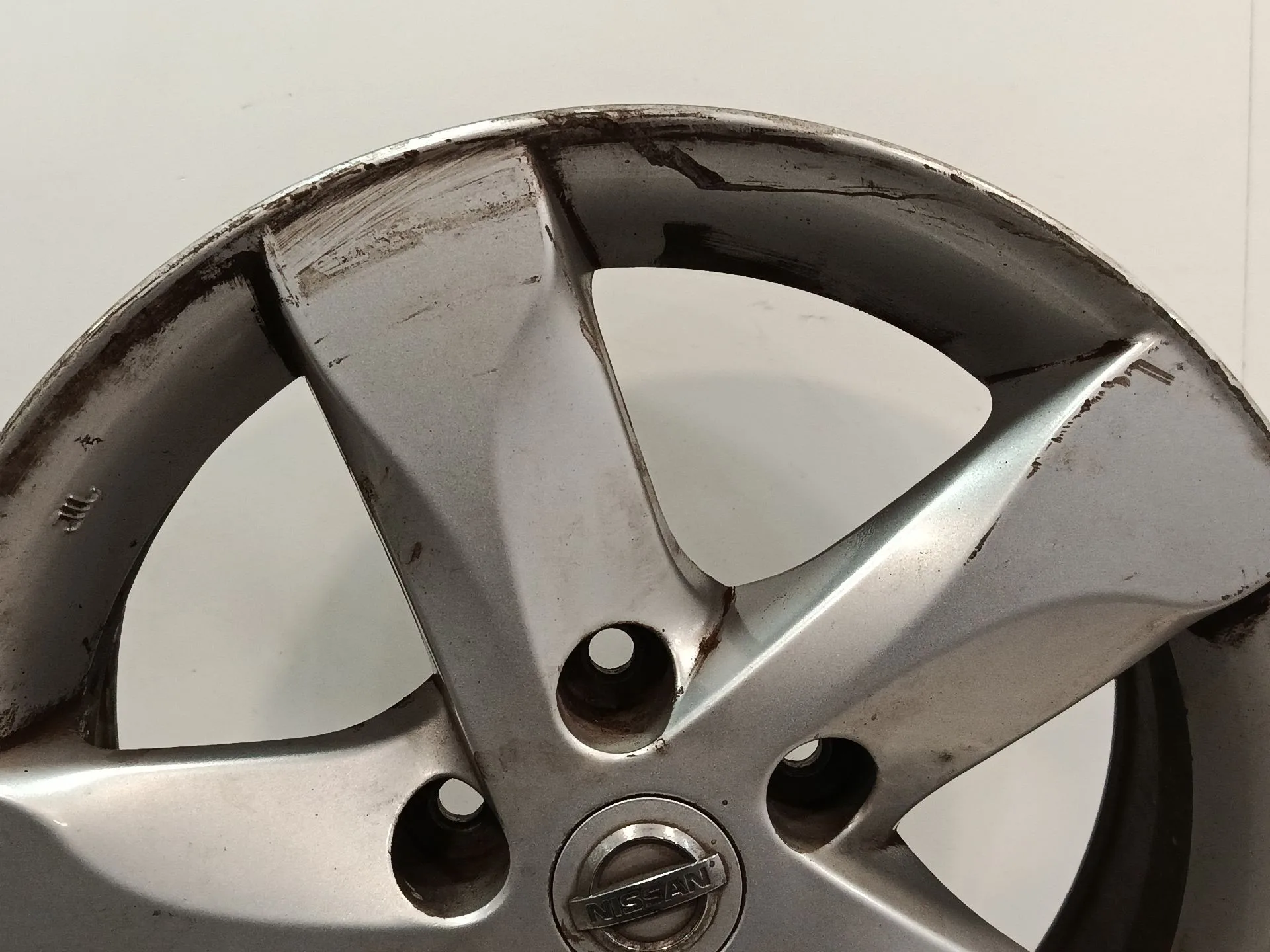 Llanta para Nissan Note (E12)