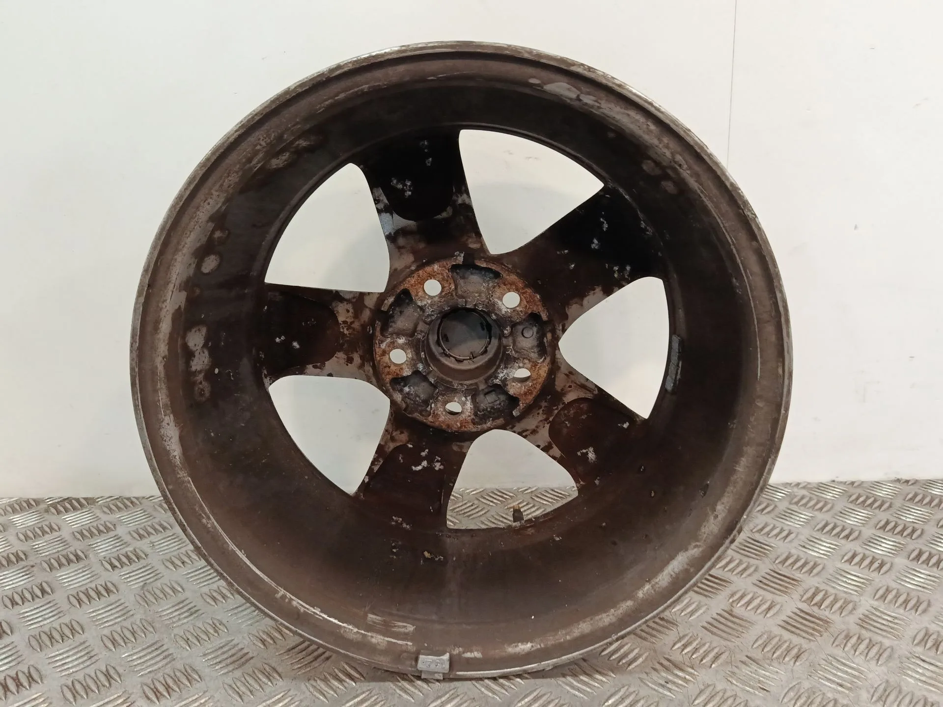 Llanta para Nissan Note (E12)