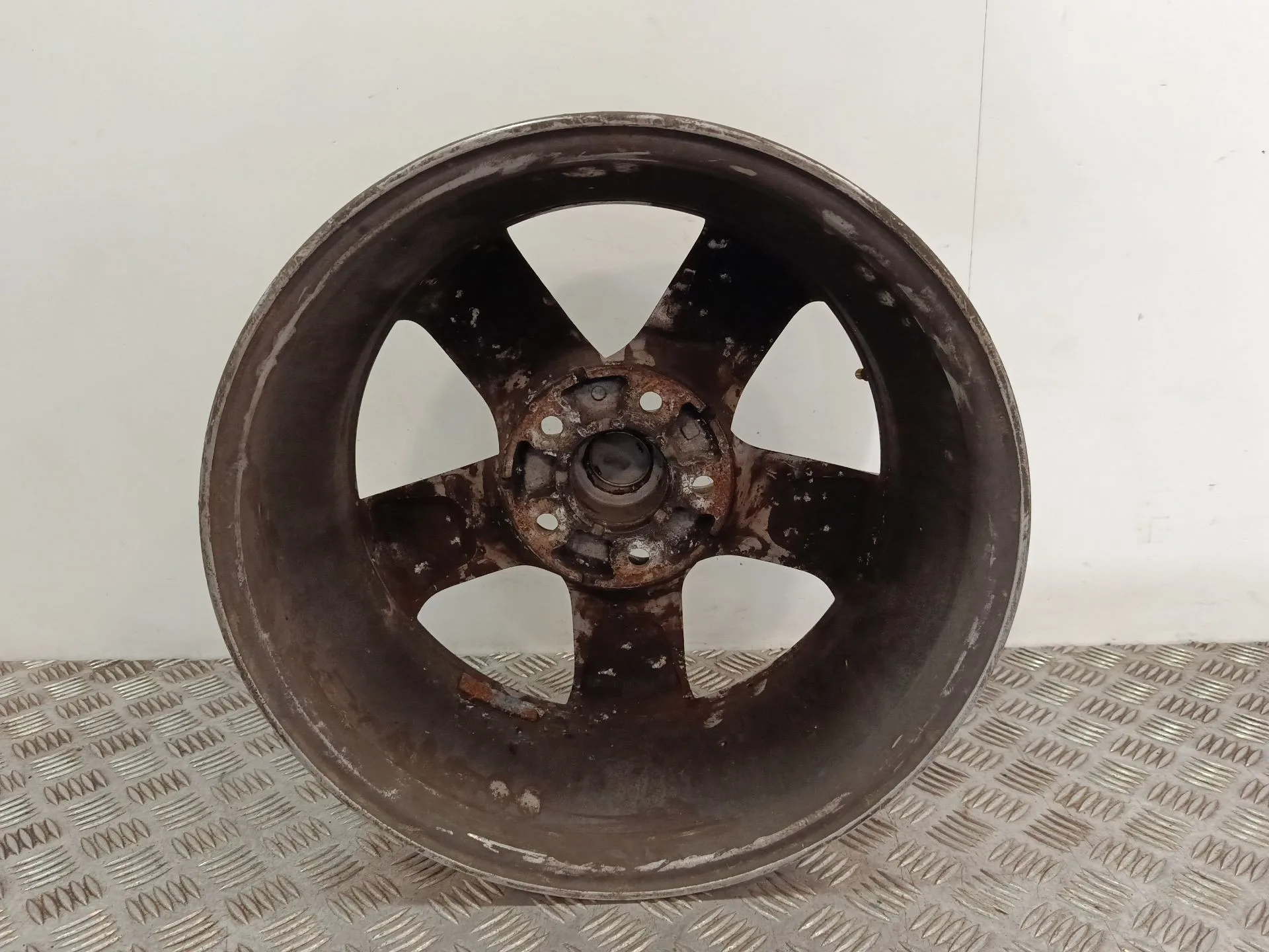 Llanta para Nissan Note (E12)