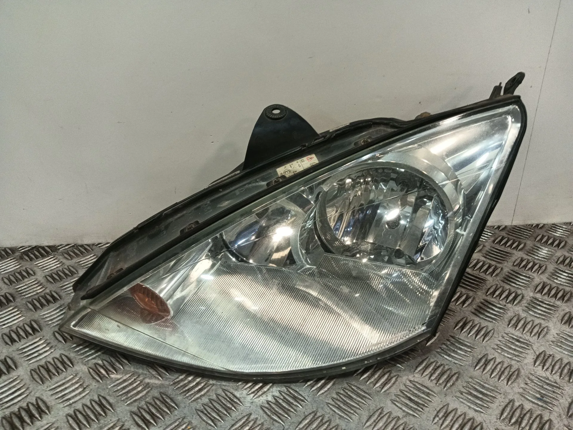 Faro Izquierdo para Ford Focus I (Daw, Dbw)