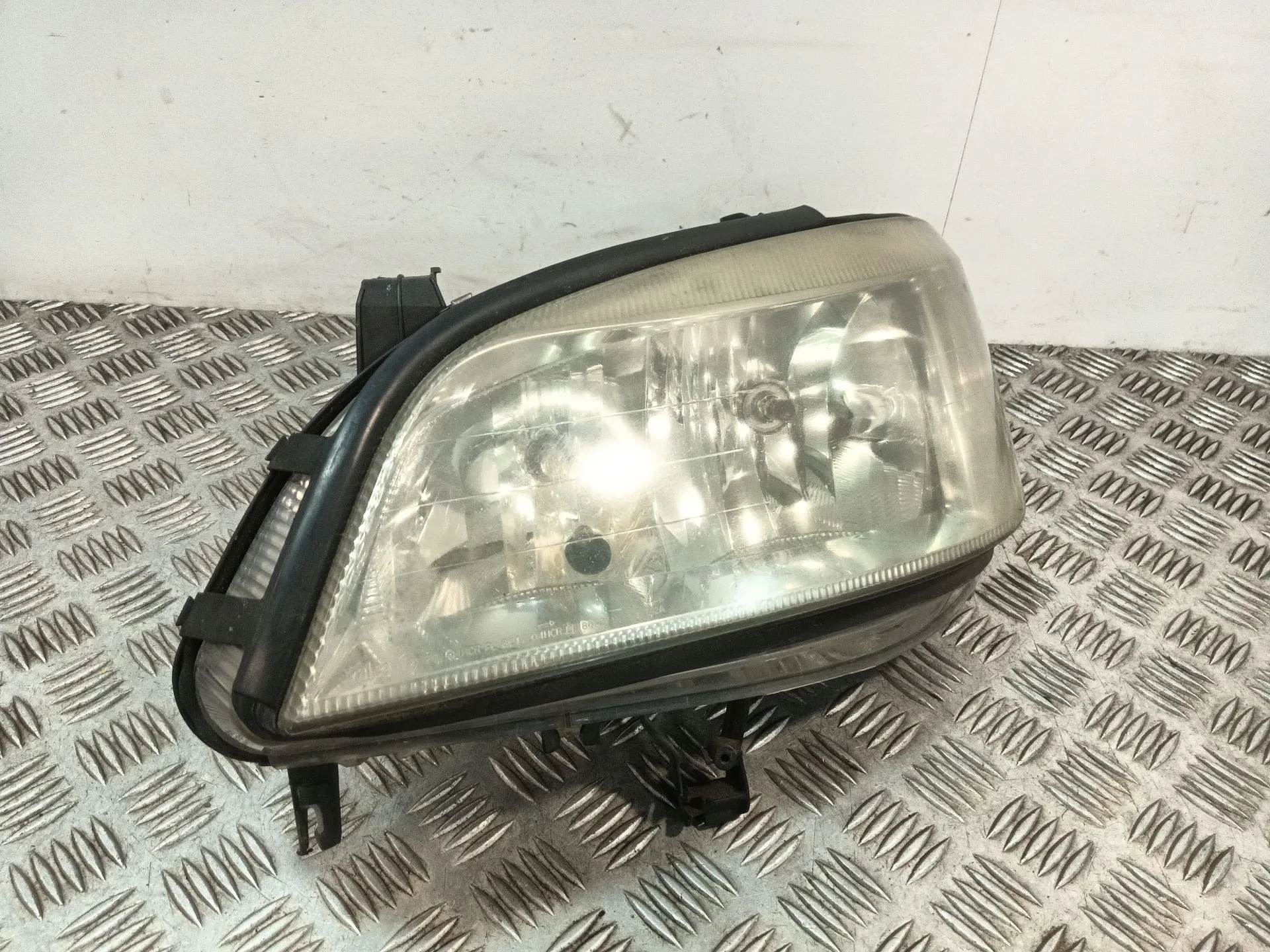 Faro Izquierdo para Opel Zafira A Monospace (T98)