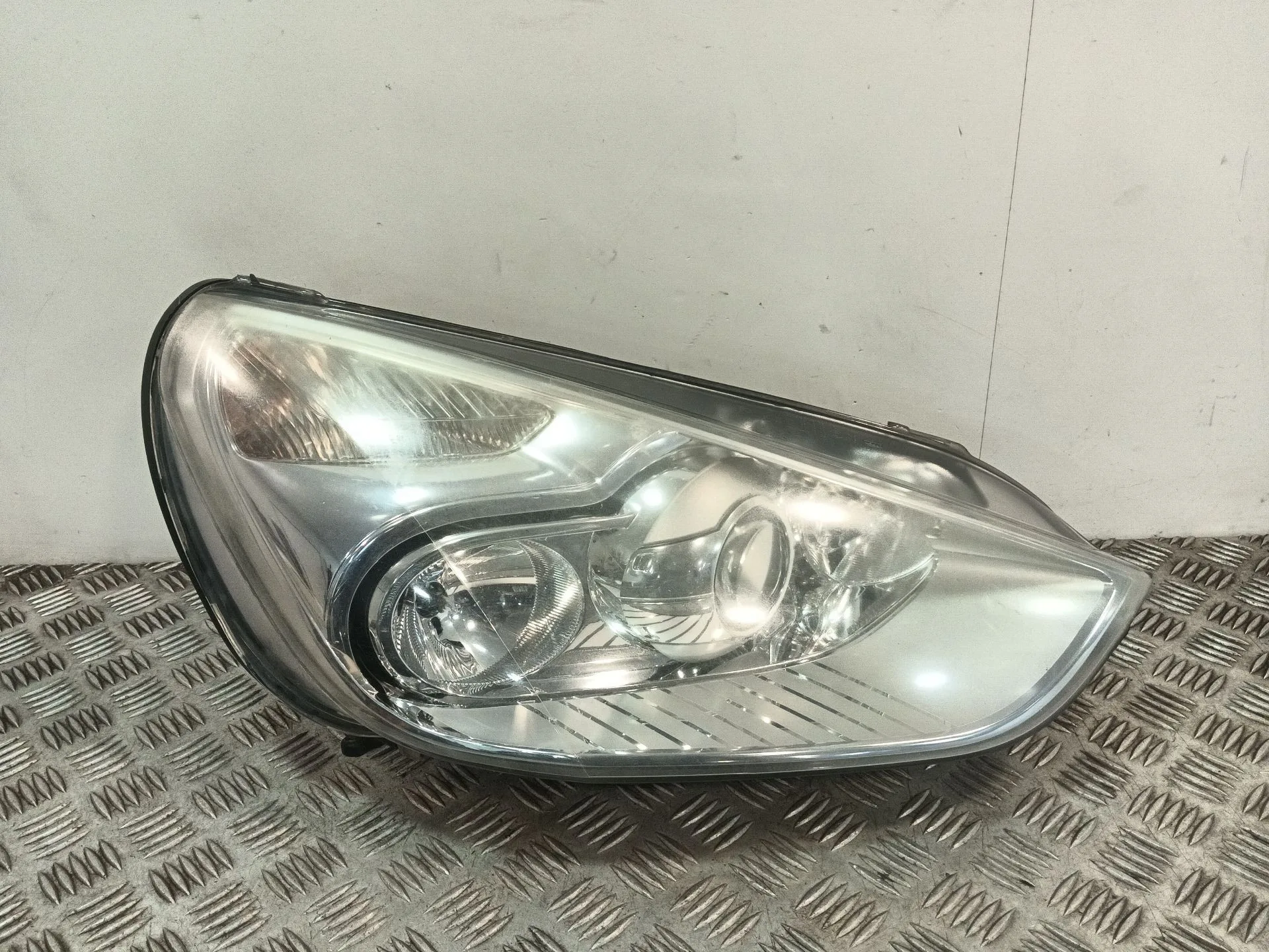 Faro Derecho para Ford S-Max (Wa6)