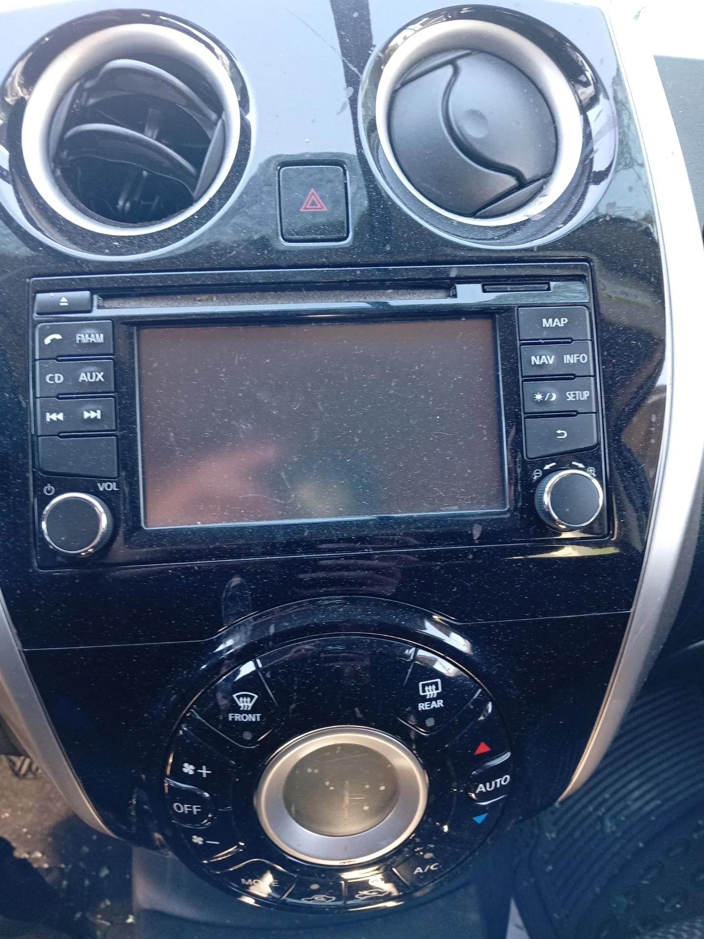 Pantalla / Mando Multifuncion para Nissan Note (E12)