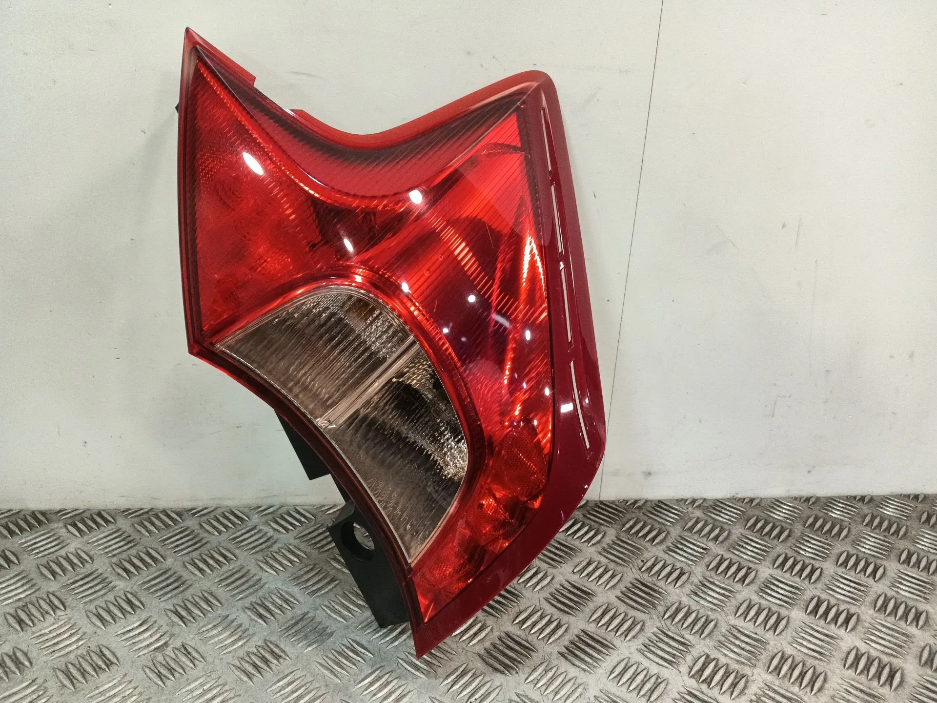 Piloto Trasero Derecho para Nissan Note (E12)
