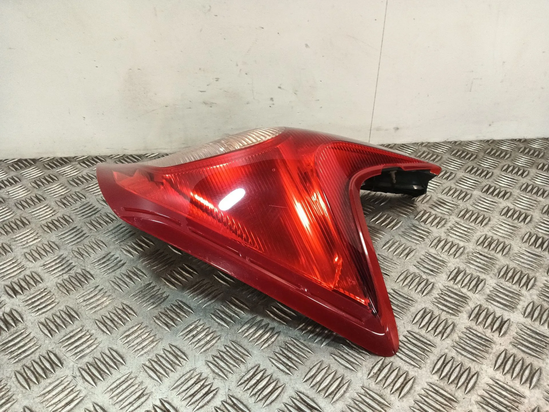 Piloto Trasero Derecho para Nissan Note (E12)