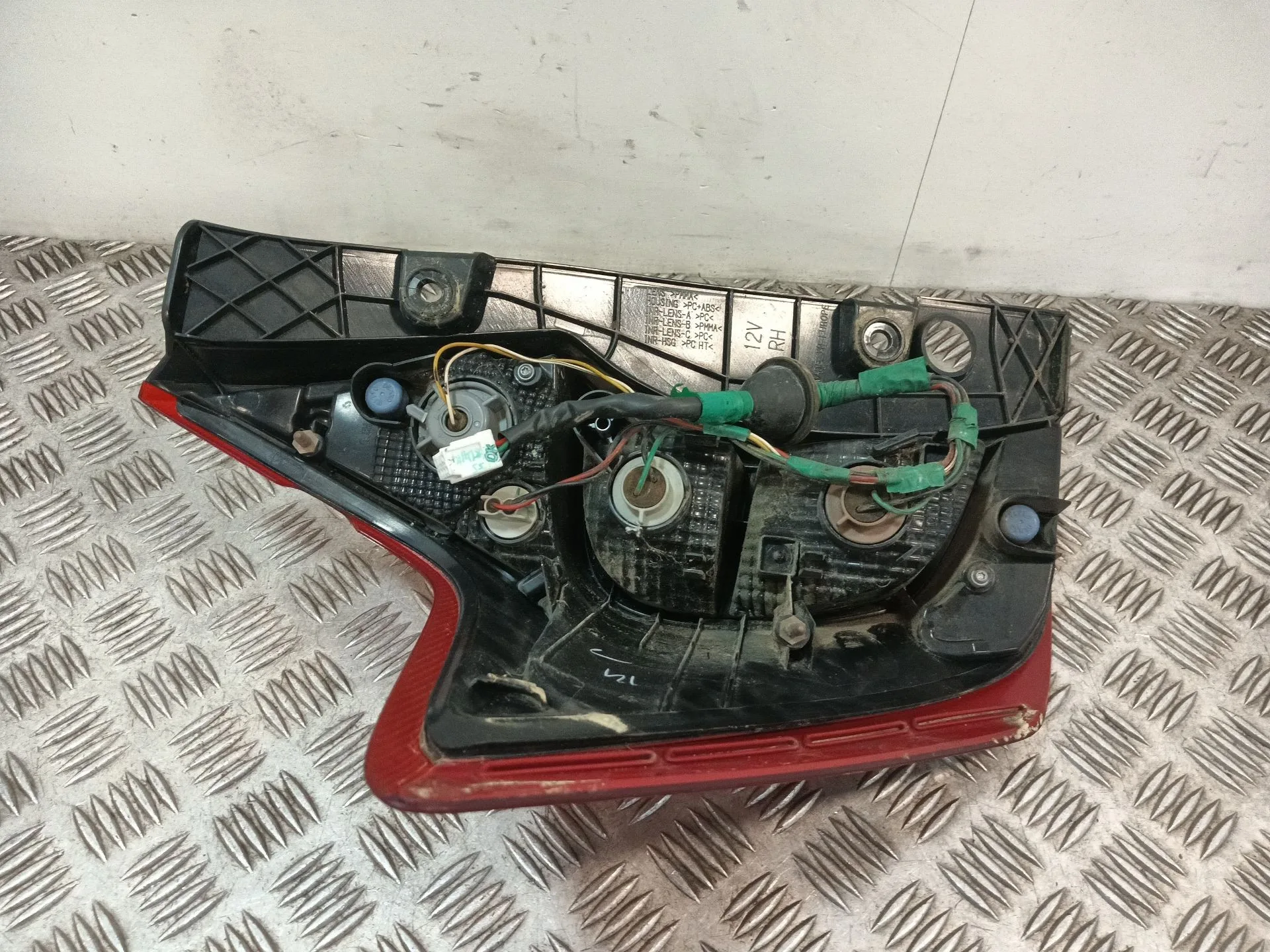 Piloto Trasero Derecho para Nissan Note (E12)