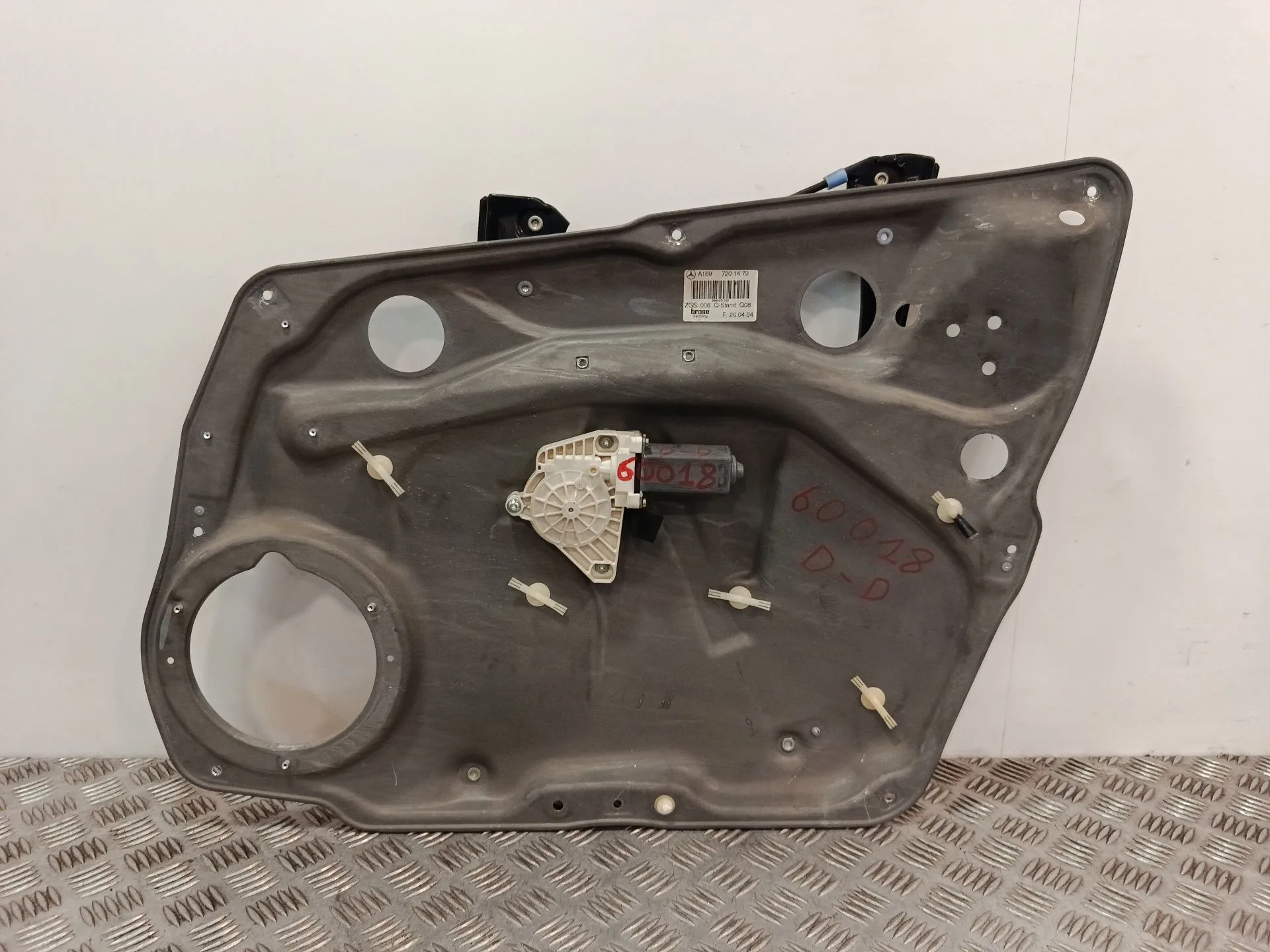 Elevalunas Delantero Derecho para Mercedes-Benz Clase A (W169)
