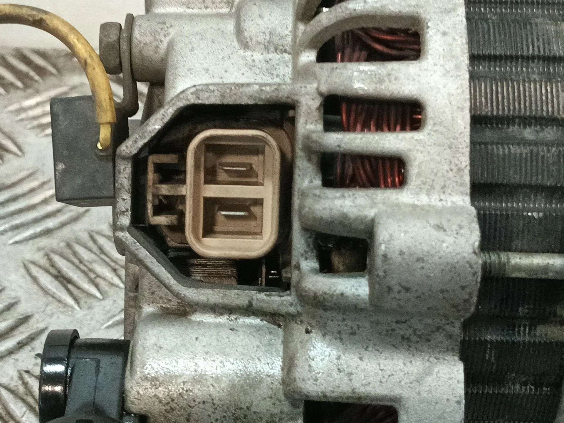 Alternador para Nissan X-Trail I (T30)