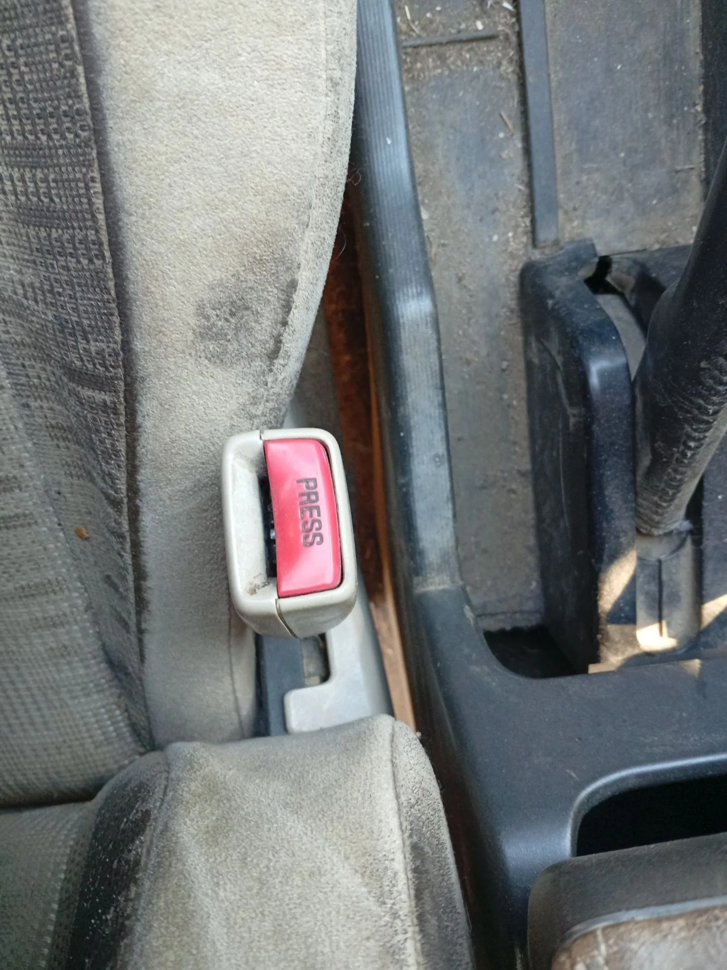 Enganche Cinturon Delantero Izquierdo para Nissan X-Trail I (T30)