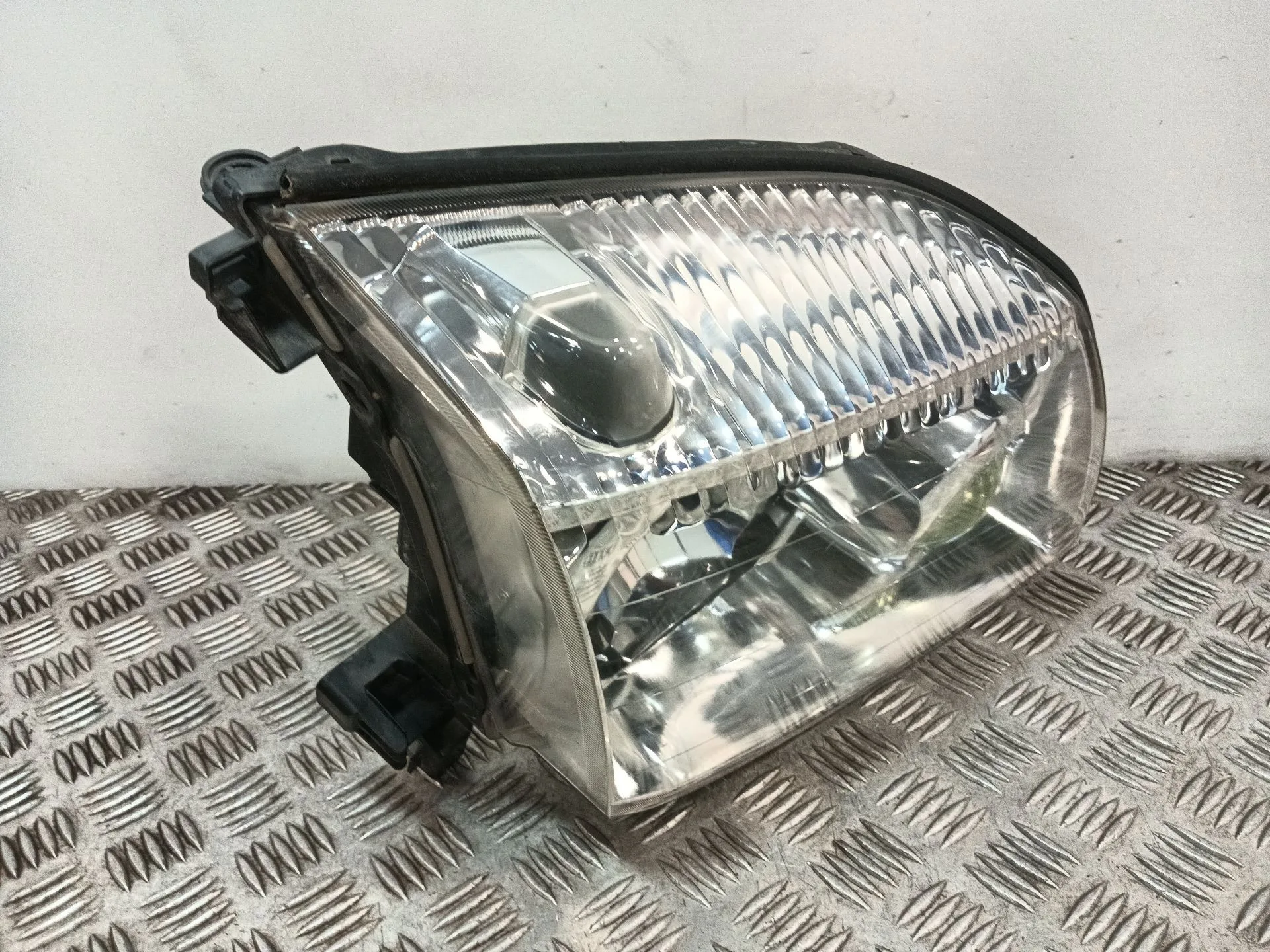 Faro Derecho para Nissan X-Trail I (T30)