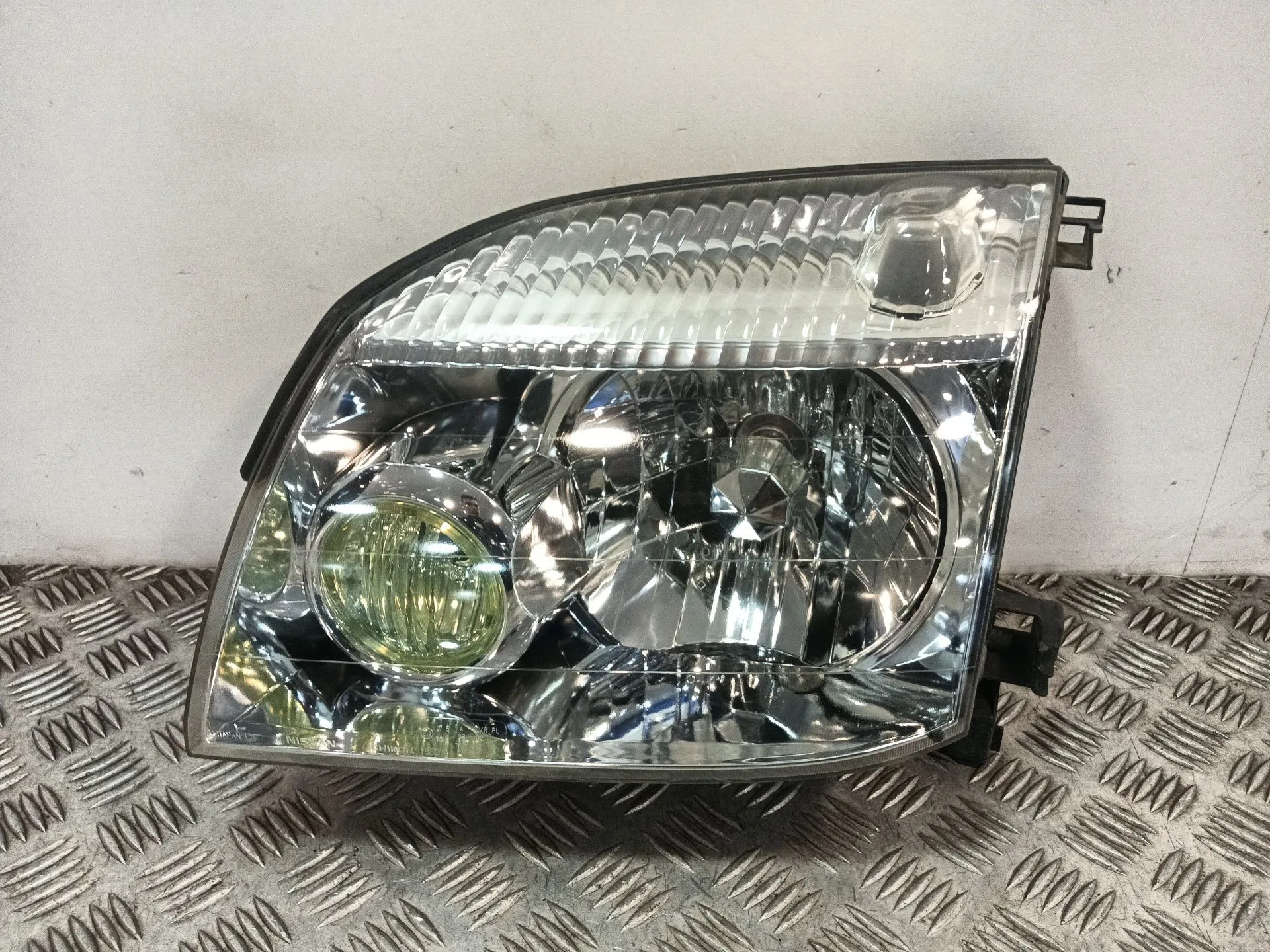 Faro Izquierdo para Nissan X-Trail I (T30)