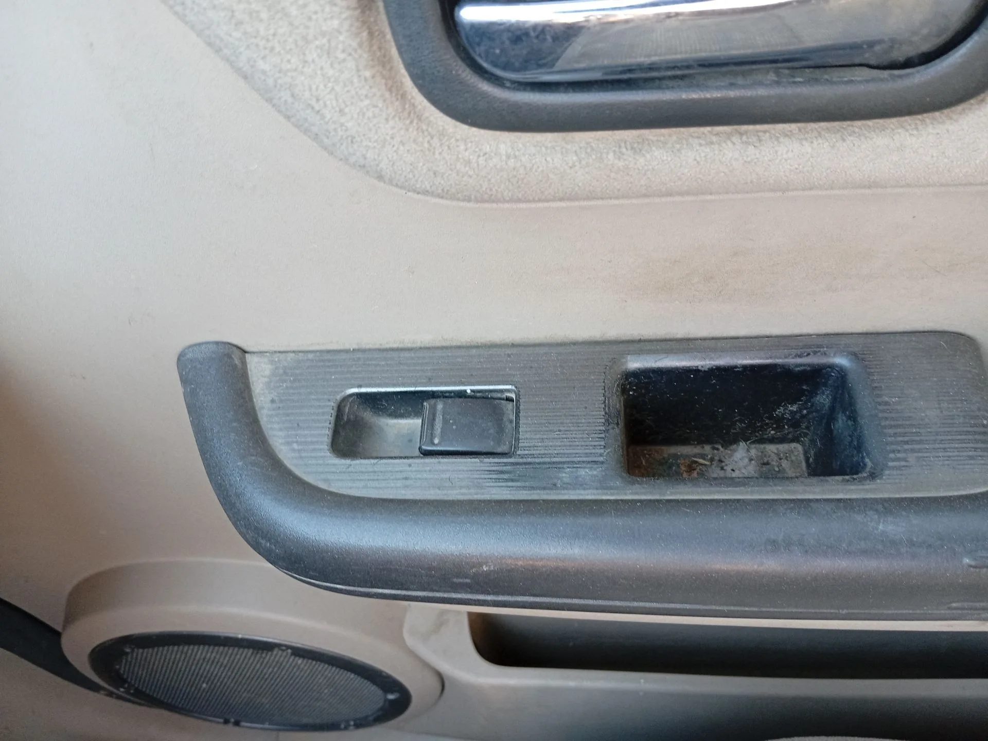 Mando Elevalunas Delantero Derecho para Nissan X-Trail I (T30)