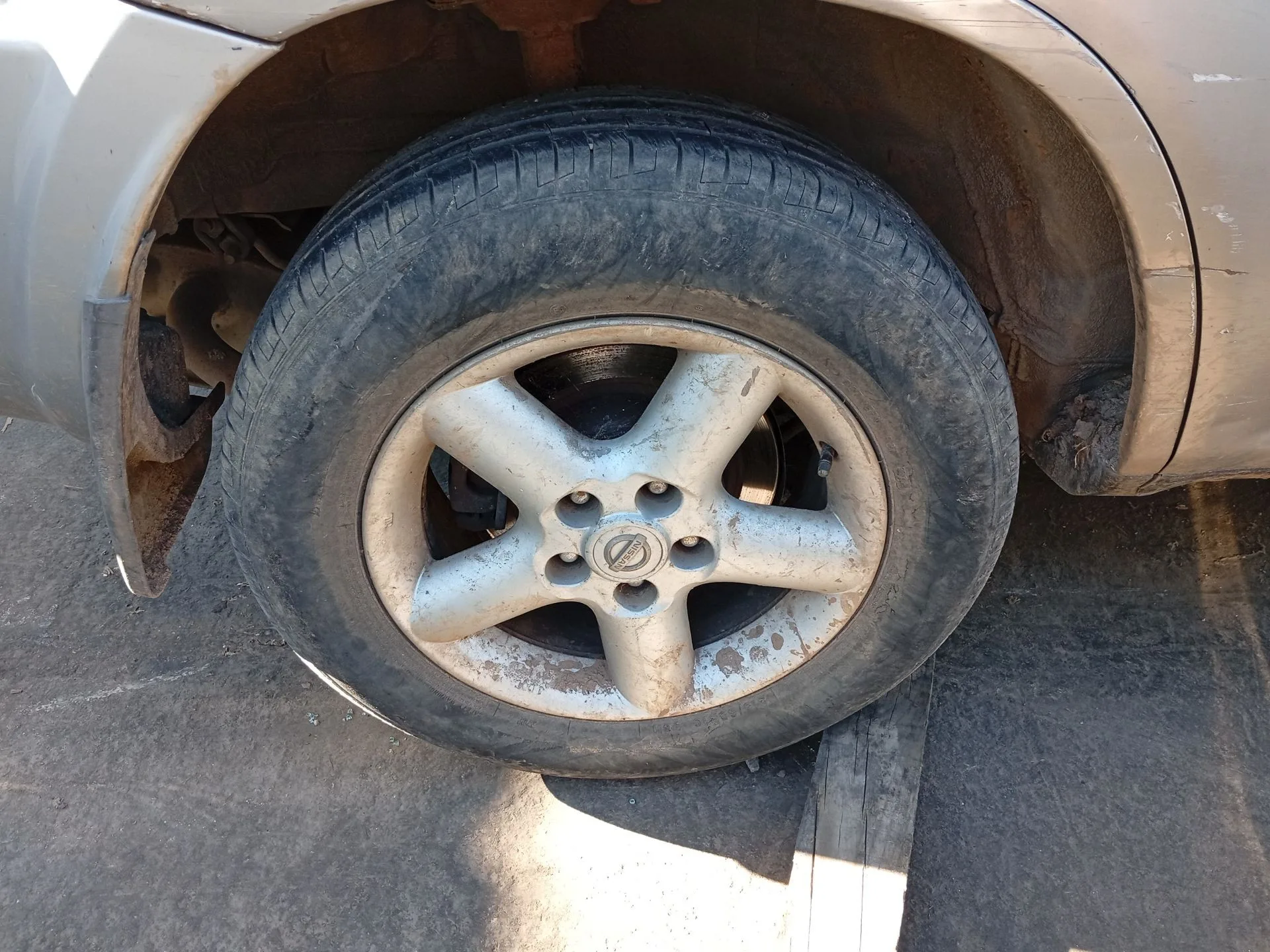 Mangueta Trasera Derecha para Nissan X-Trail I (T30)
