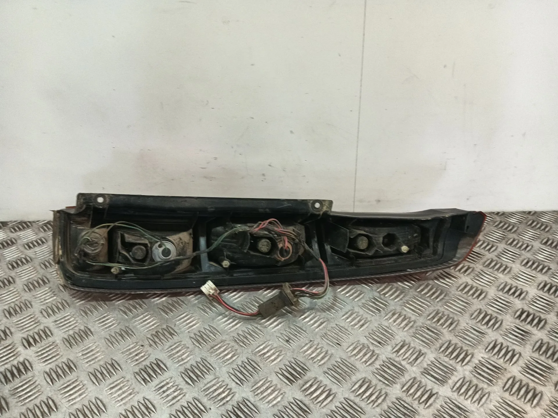 Piloto Trasero Izquierdo para Nissan X-Trail I (T30)