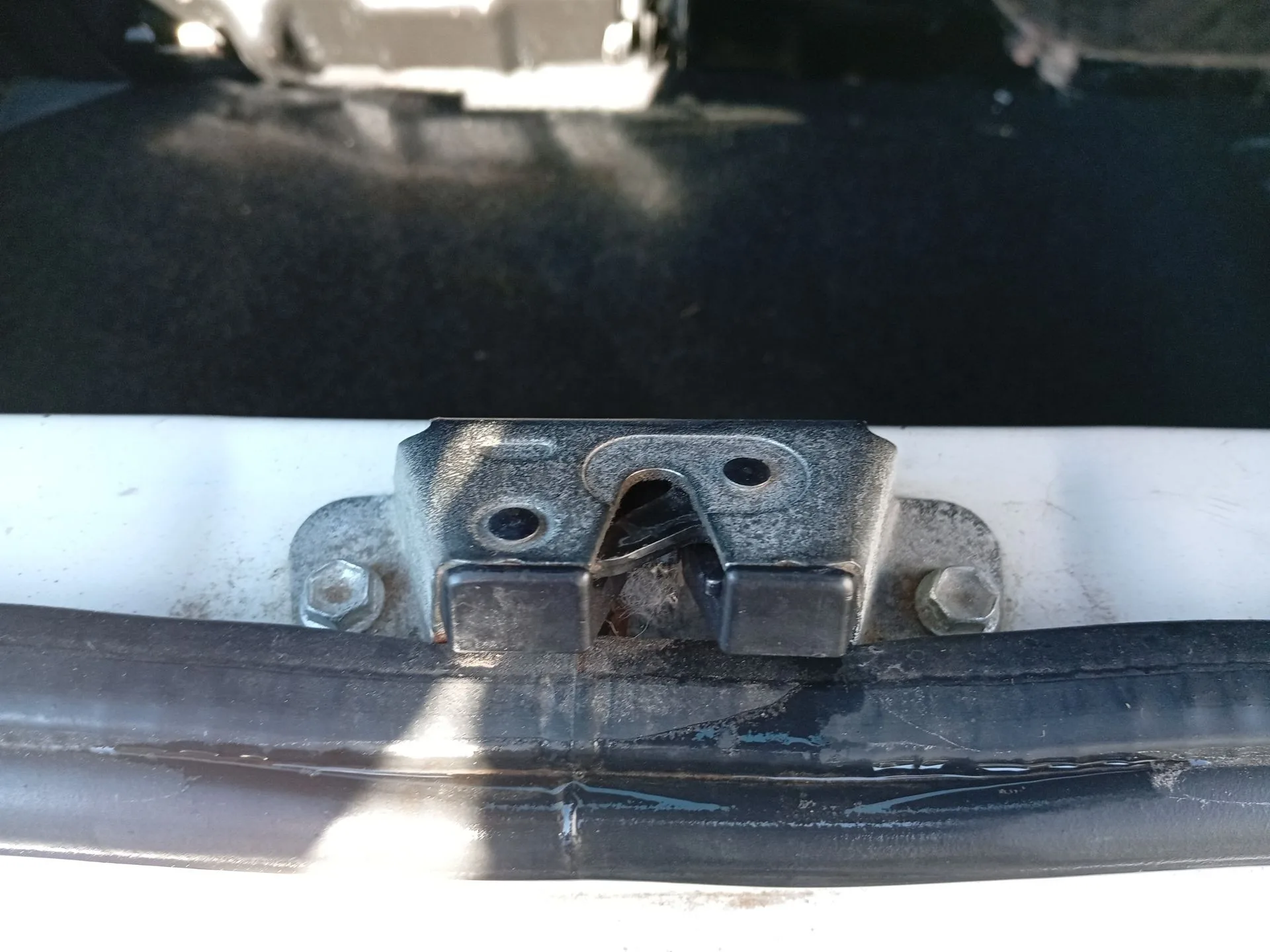 Cerradura Maletero / Porton para Toyota Aygo (_B1_)