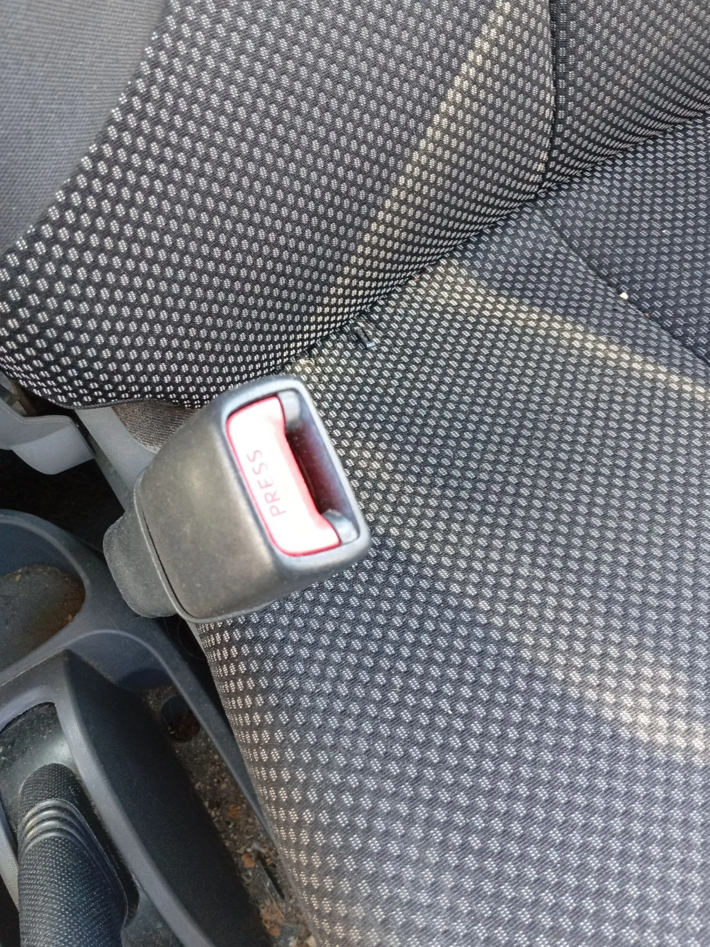 Enganche Cinturon Delantero Izquierdo para Toyota Aygo (_B1_)