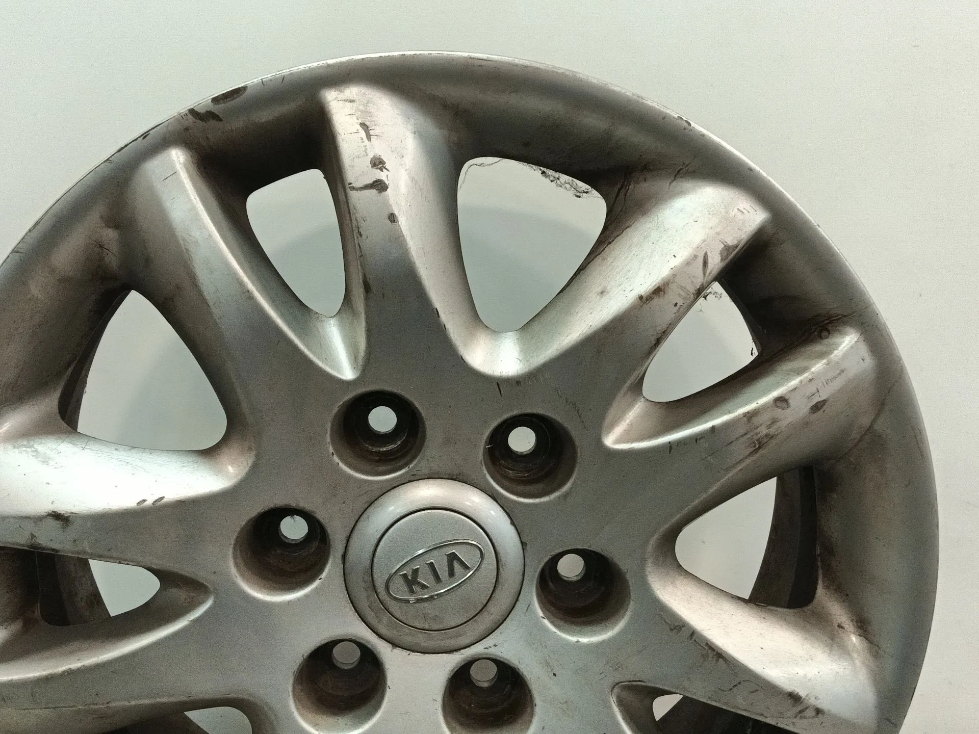 Llanta para Kia Carnival