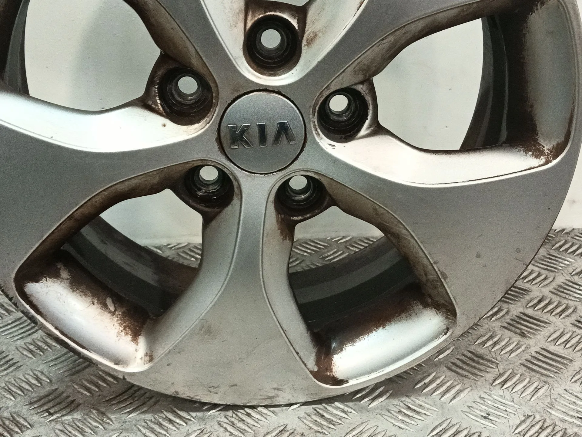 Llanta para Kia Carens Iv