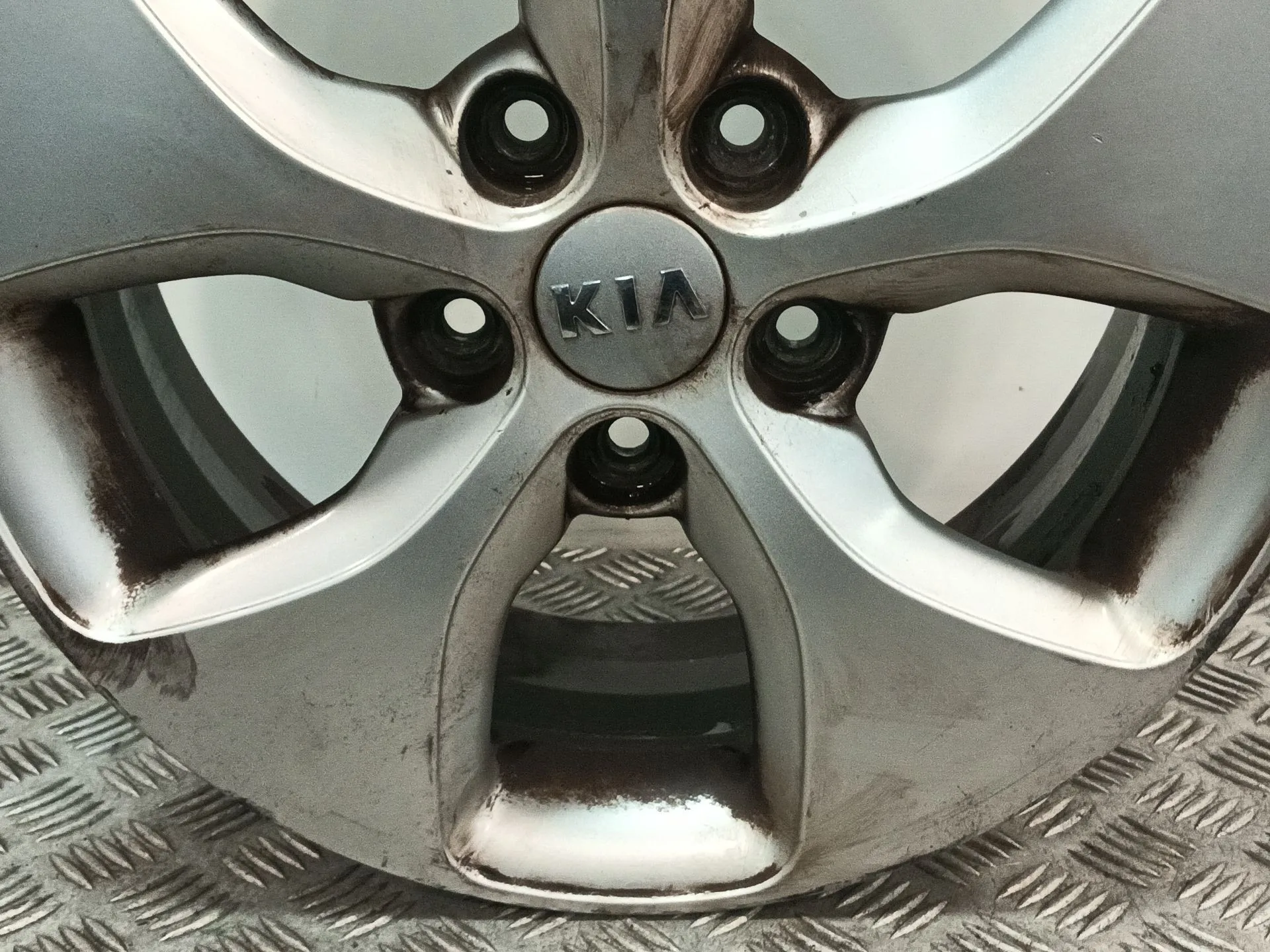 Llanta para Kia Carens Iv