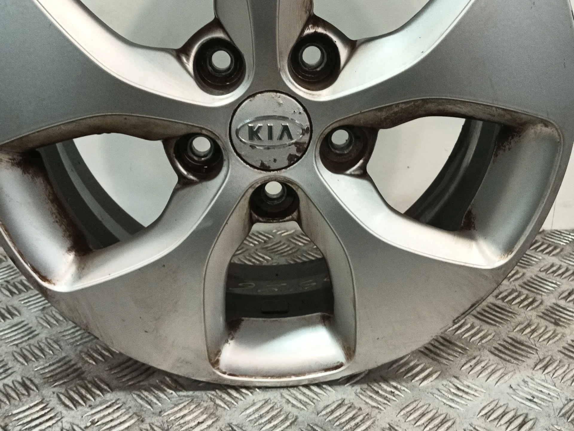 Llanta para Kia Carens Iv